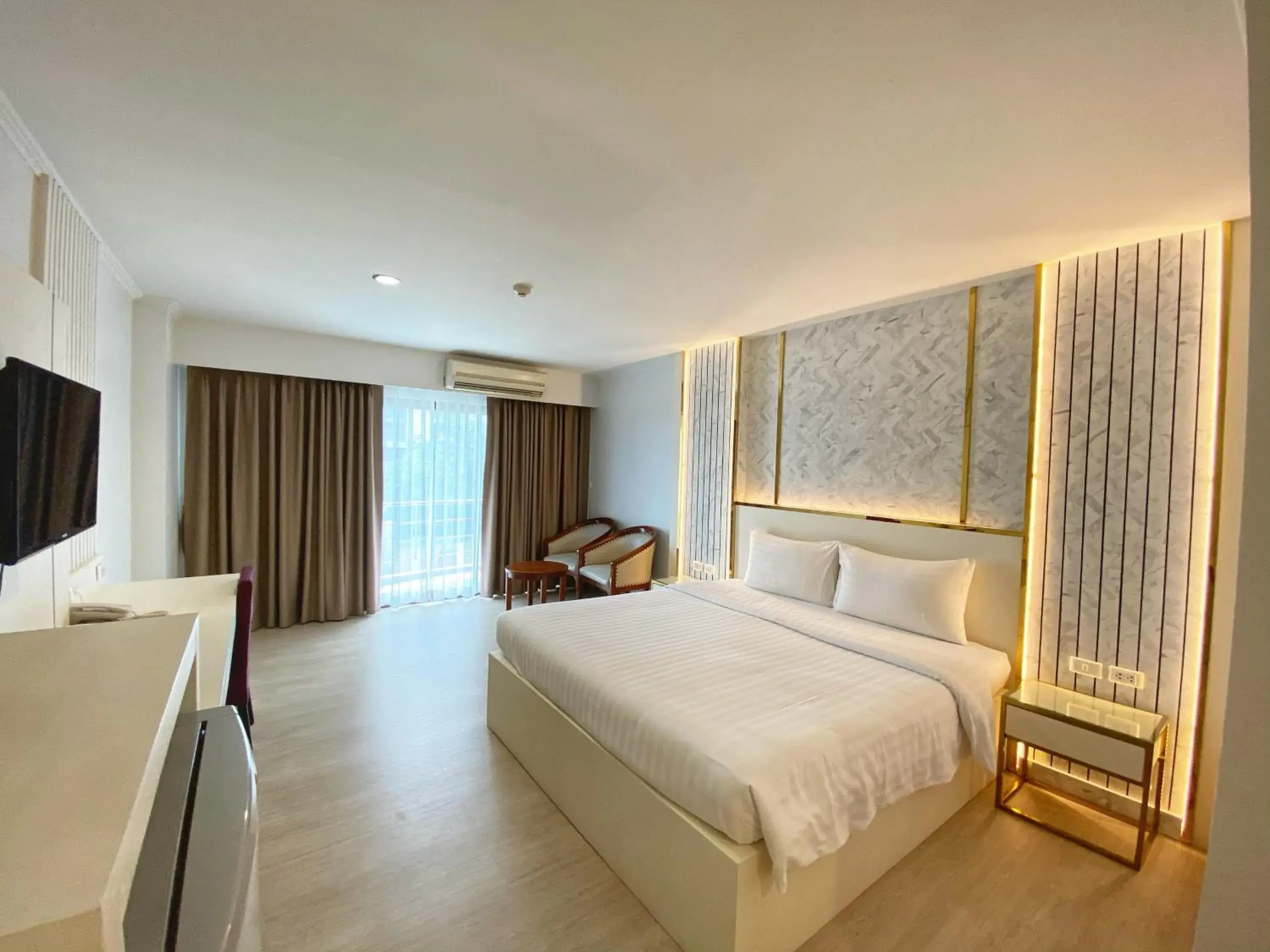 Deluxe Double Room with Pool Access in Best Beach Villa Deluxe Double Room with Pool Access in Best Beach Villa