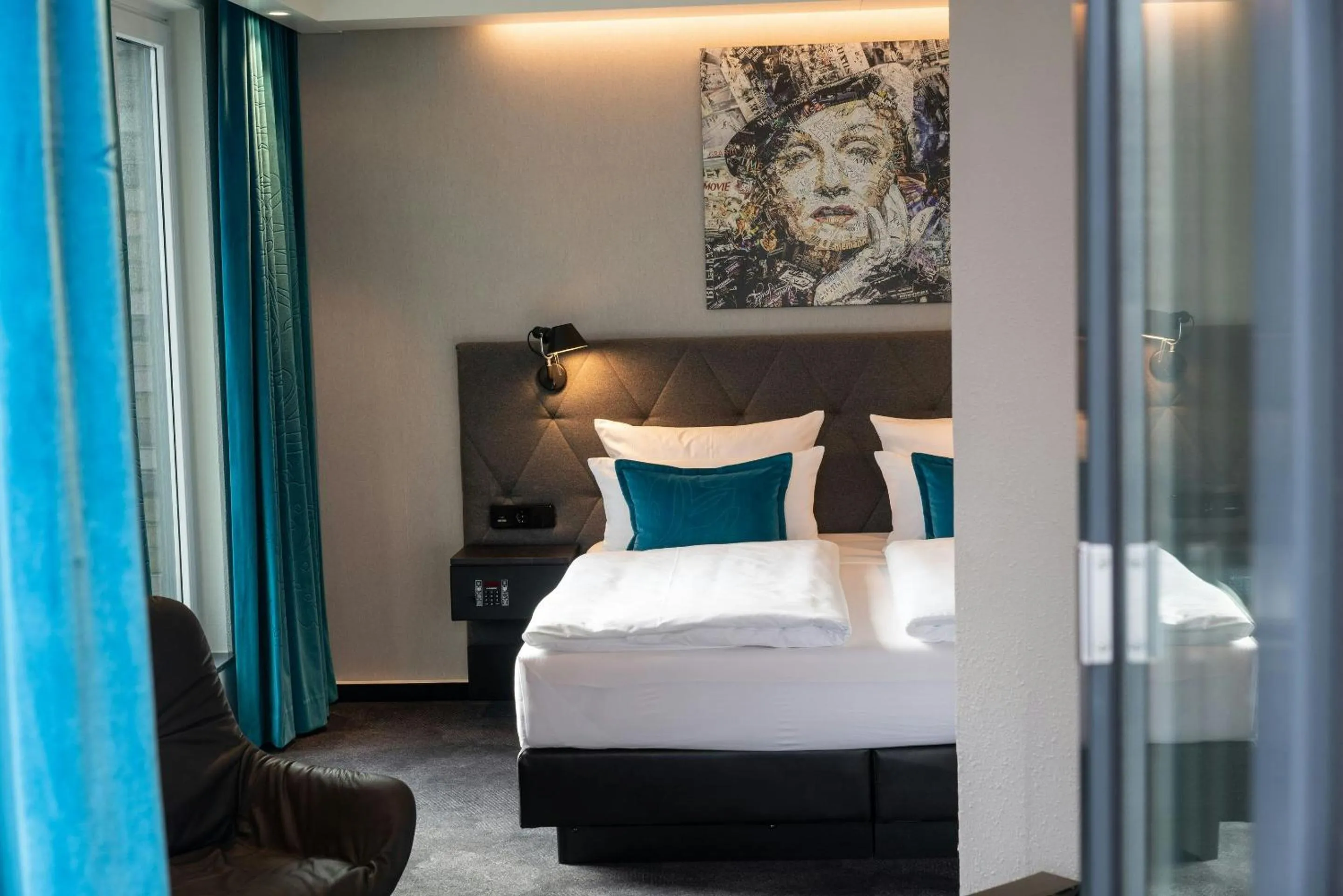 Photo of the whole room, Bed in Motel One Berlin-Spittelmarkt
