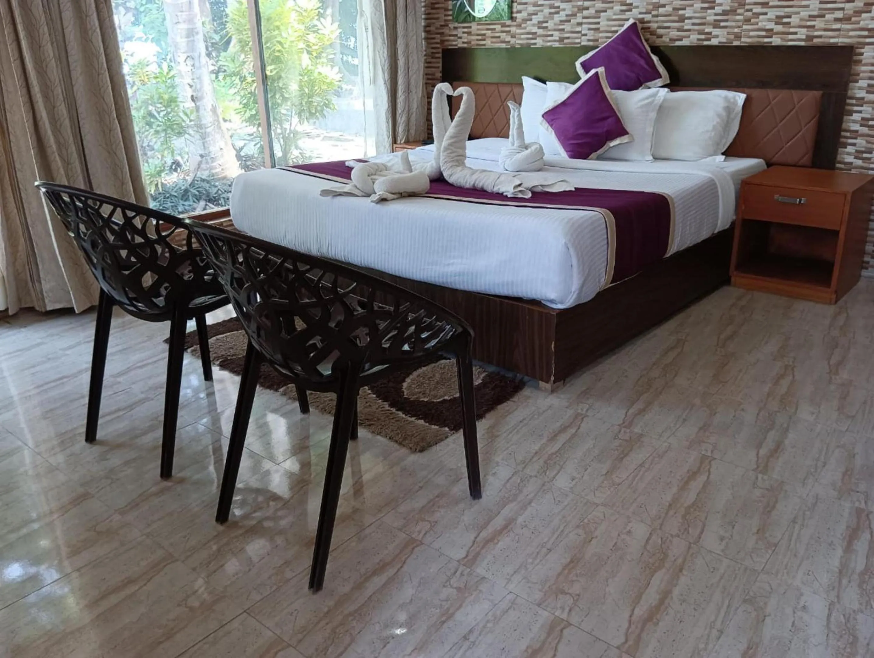 Bedroom, Bed in Gold India Beach Resort