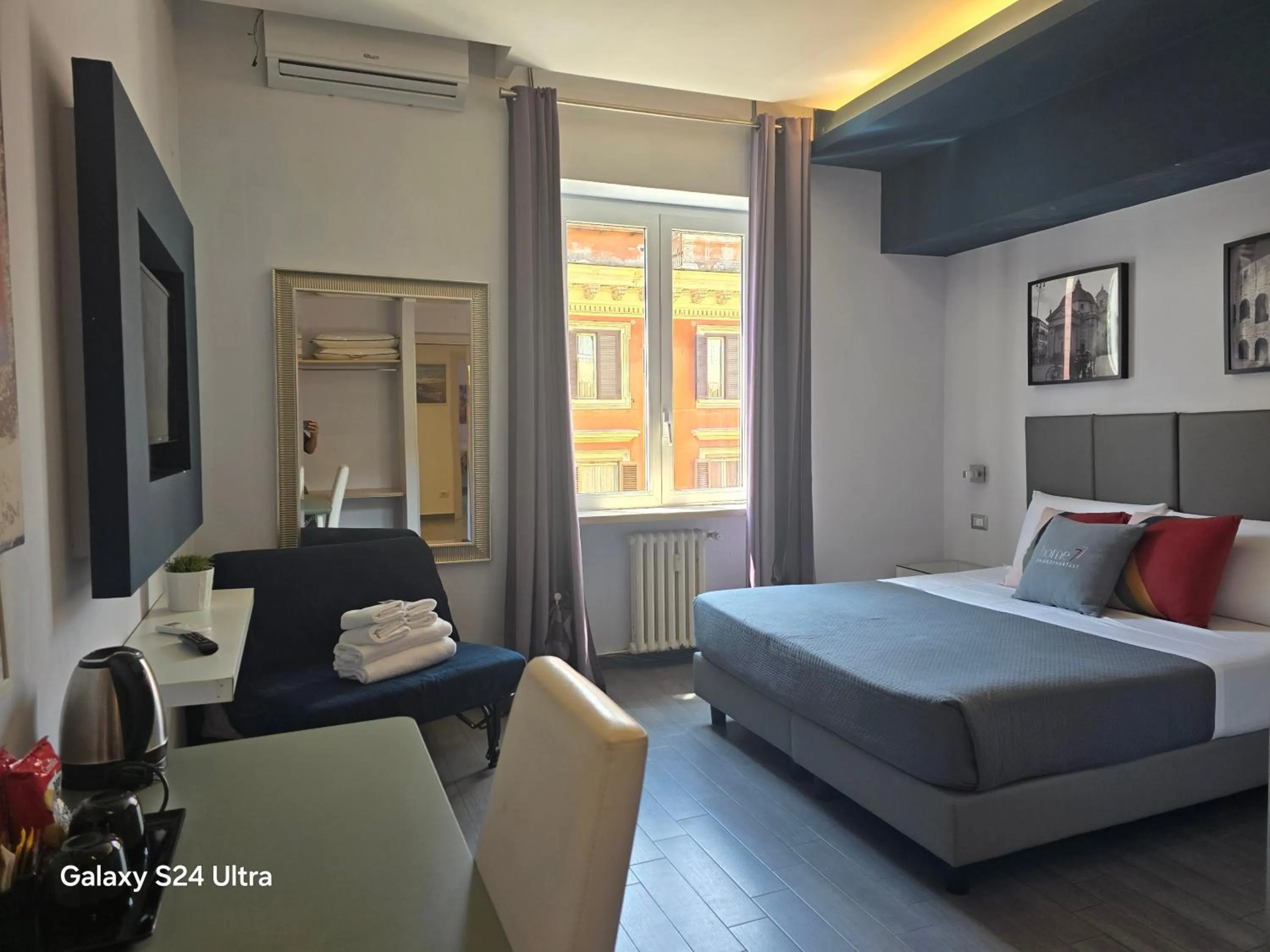 Bedroom, Bed in B&B Home 77