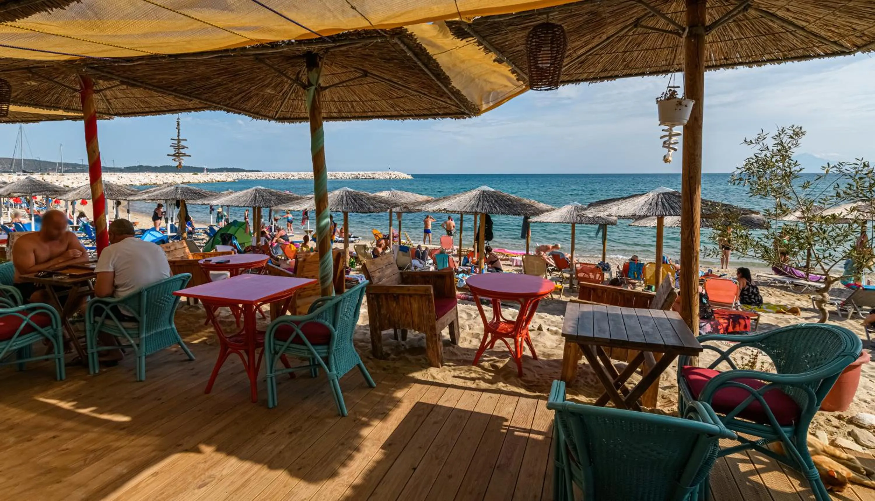 Restaurant/places to eat in Agali Hotel