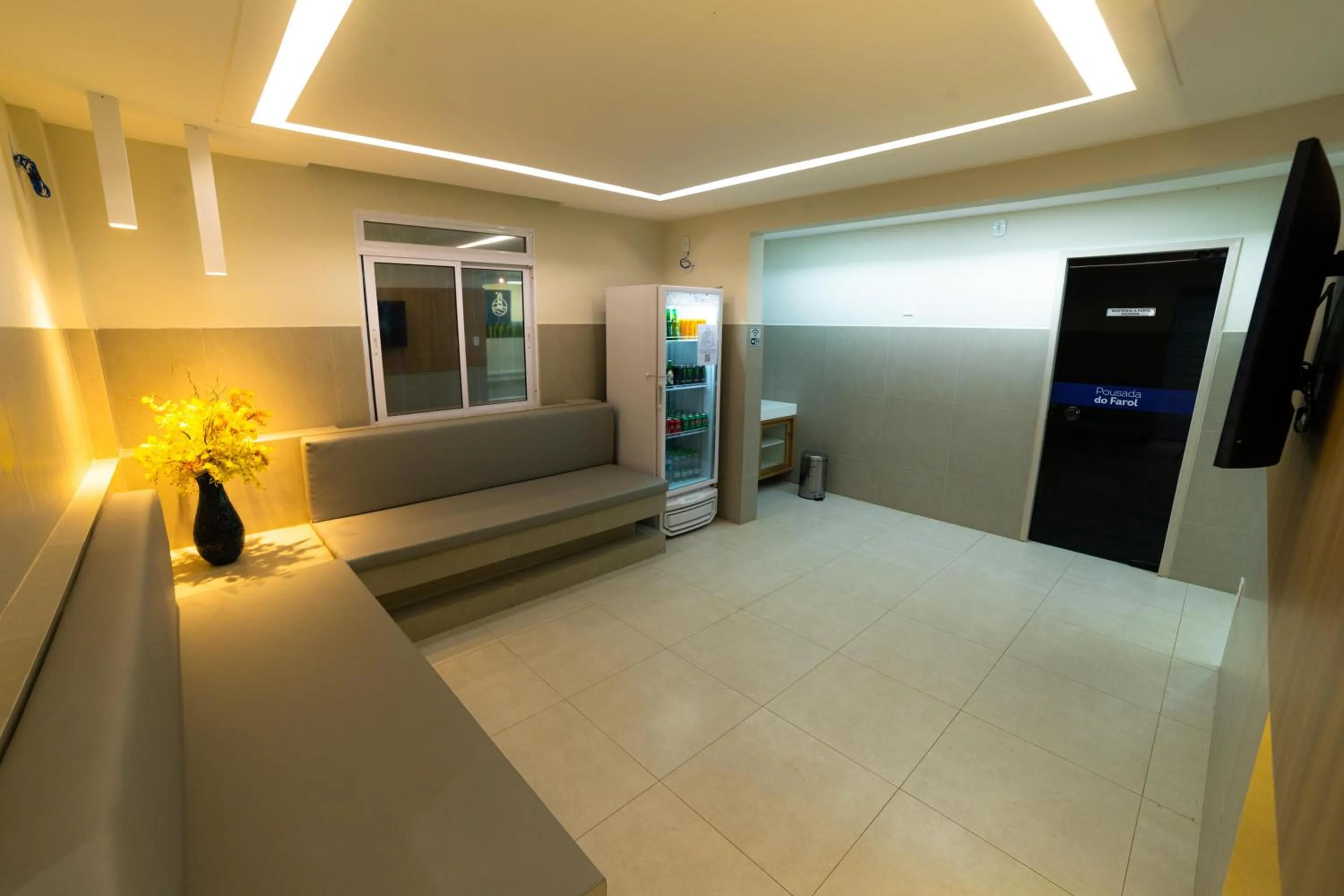 Communal lounge/ TV room in Hotel Pousada do Farol