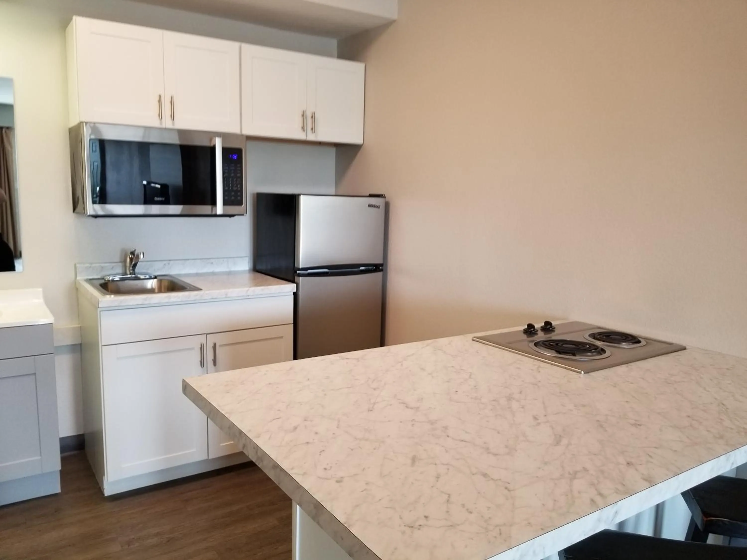 Kitchen or kitchenette in The Bradford Hotel, an Ascend Collection Hotel