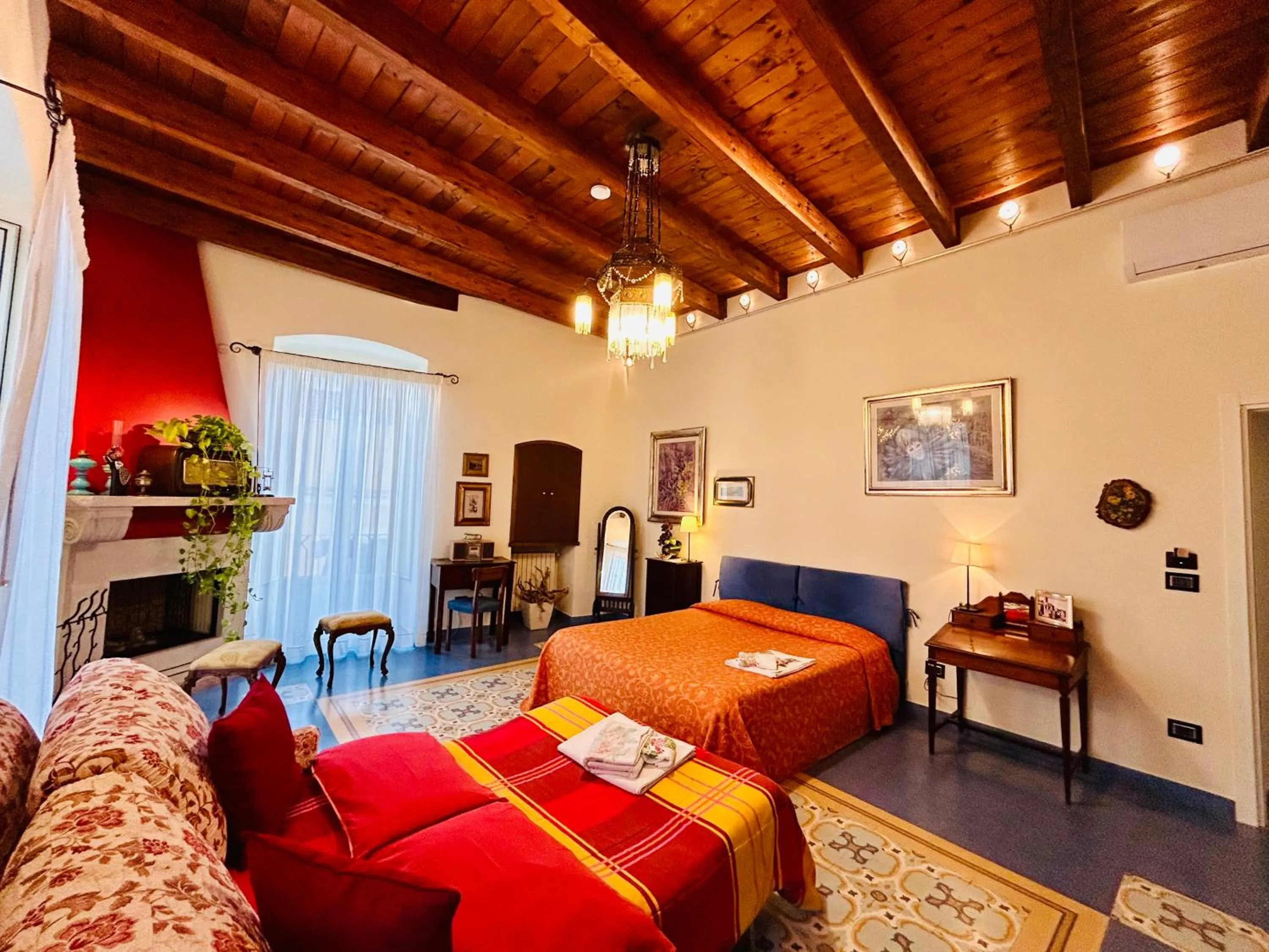 Bed in VinsLounge Suite