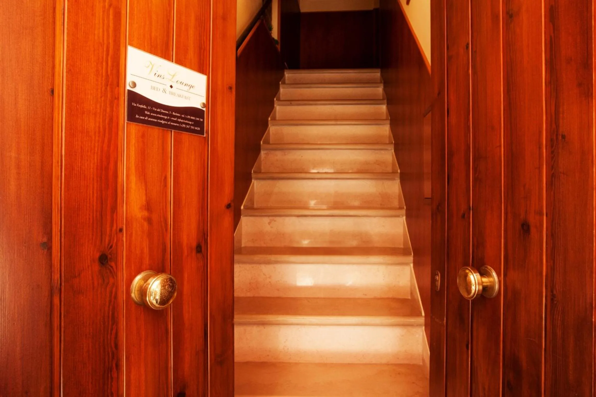 Facade/entrance in VinsLounge Suite