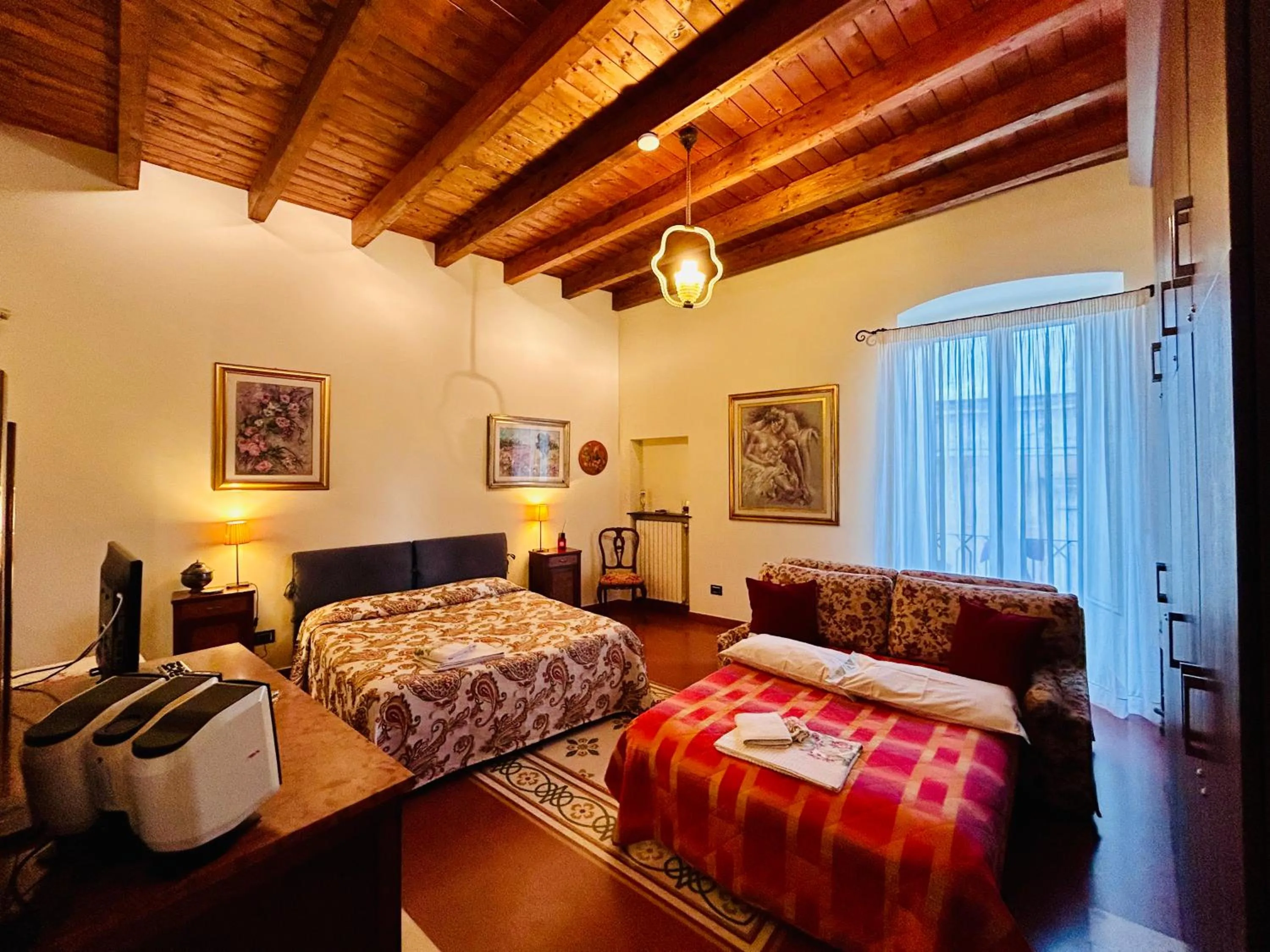 Bed in VinsLounge Suite