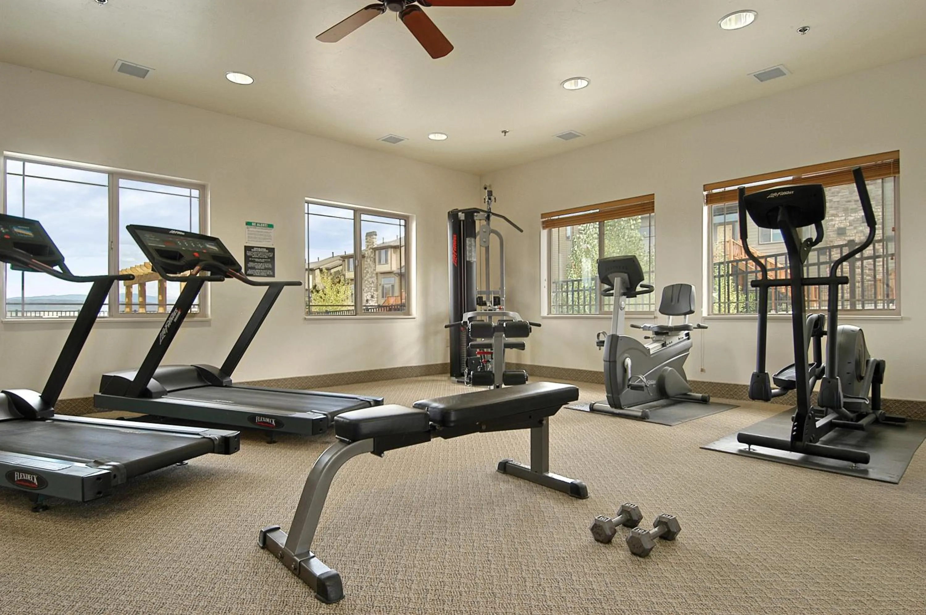 Communal lounge/ TV room in Bear Hollow Village by All Seasons Resort Lodging