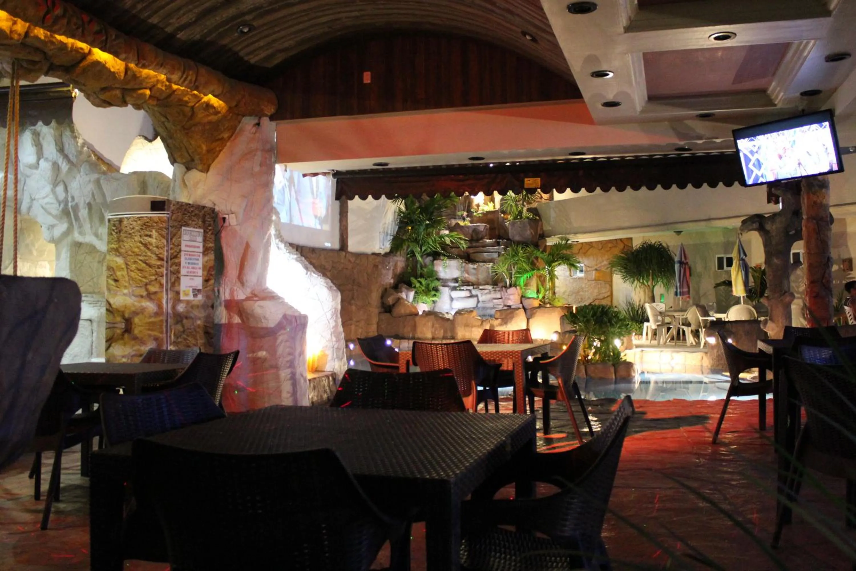 Restaurant/places to eat in Hotel San Rafael