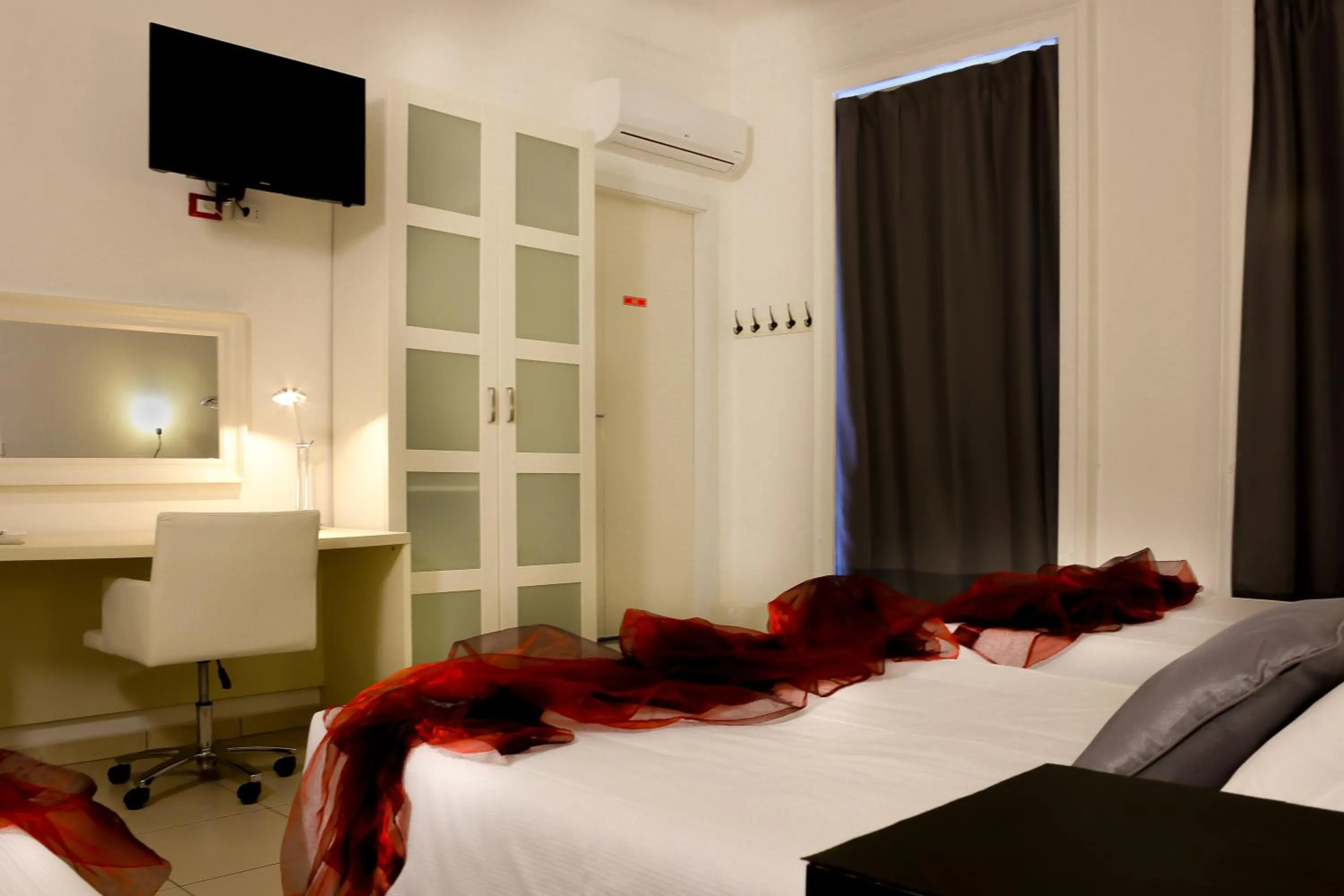 Bed in Hotel RossoVino Milano