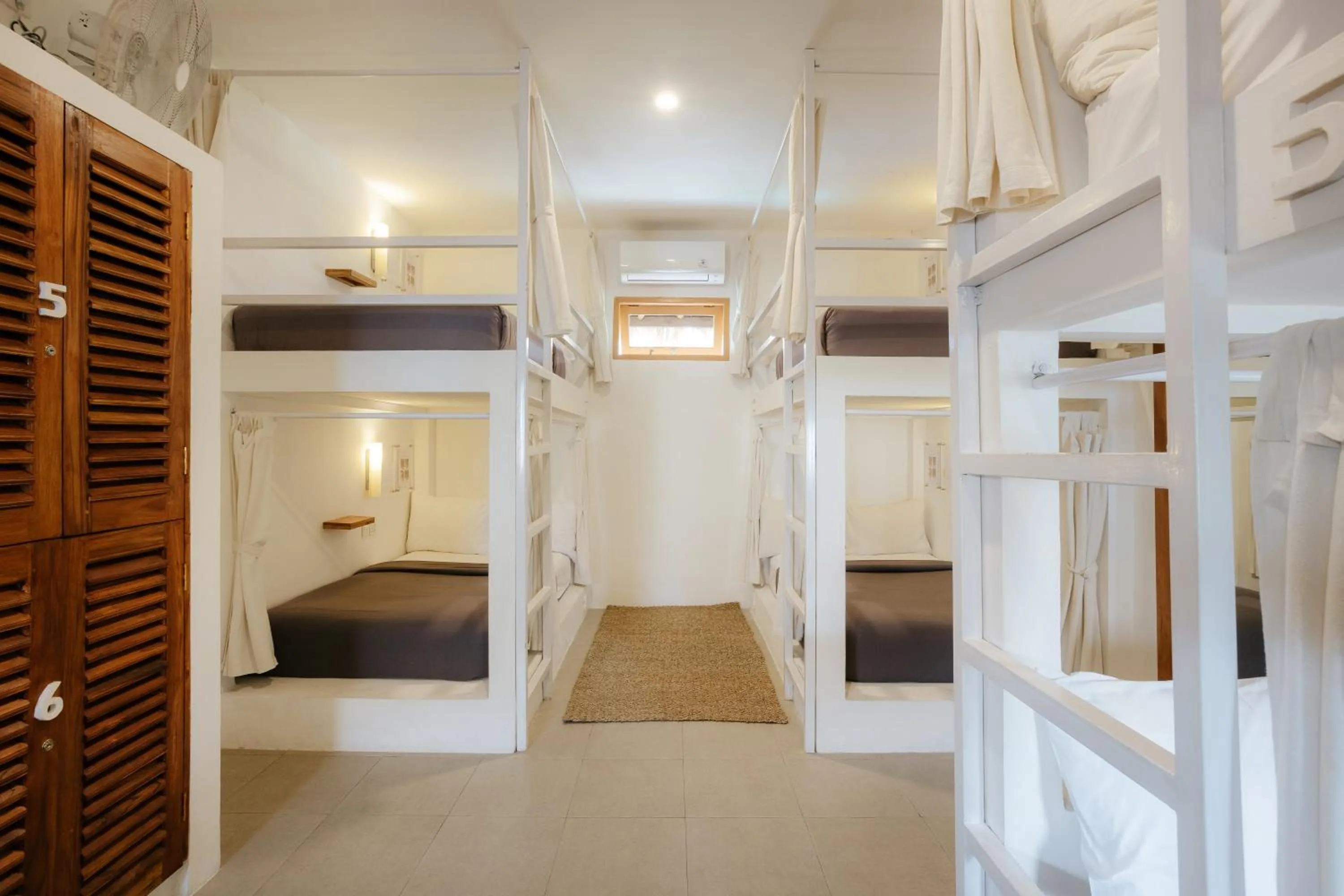 Photo of the whole room, Bed in Puri Garden Hotel & Hostel