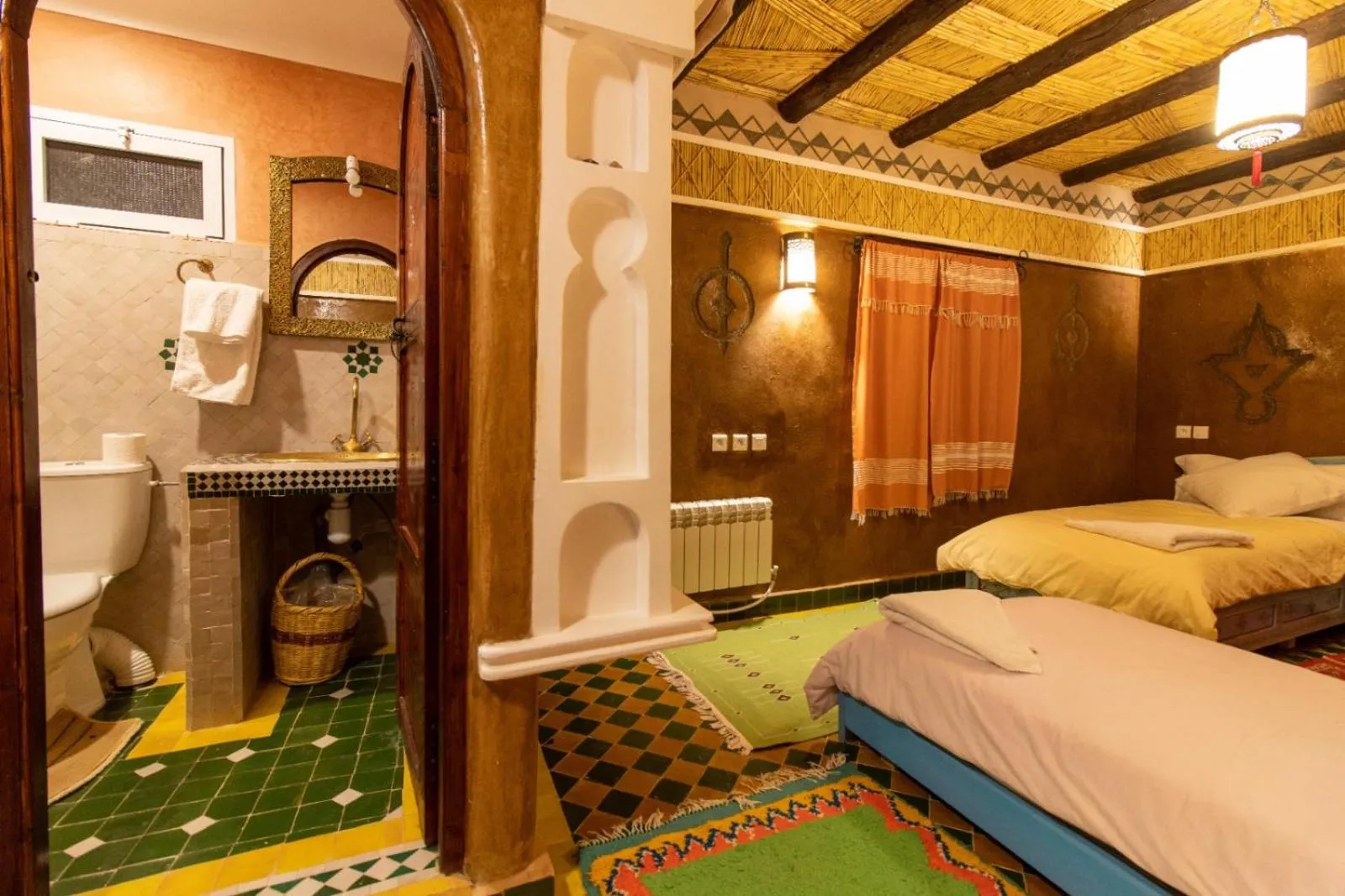 Toilet, Bed in Kasbah Assafar