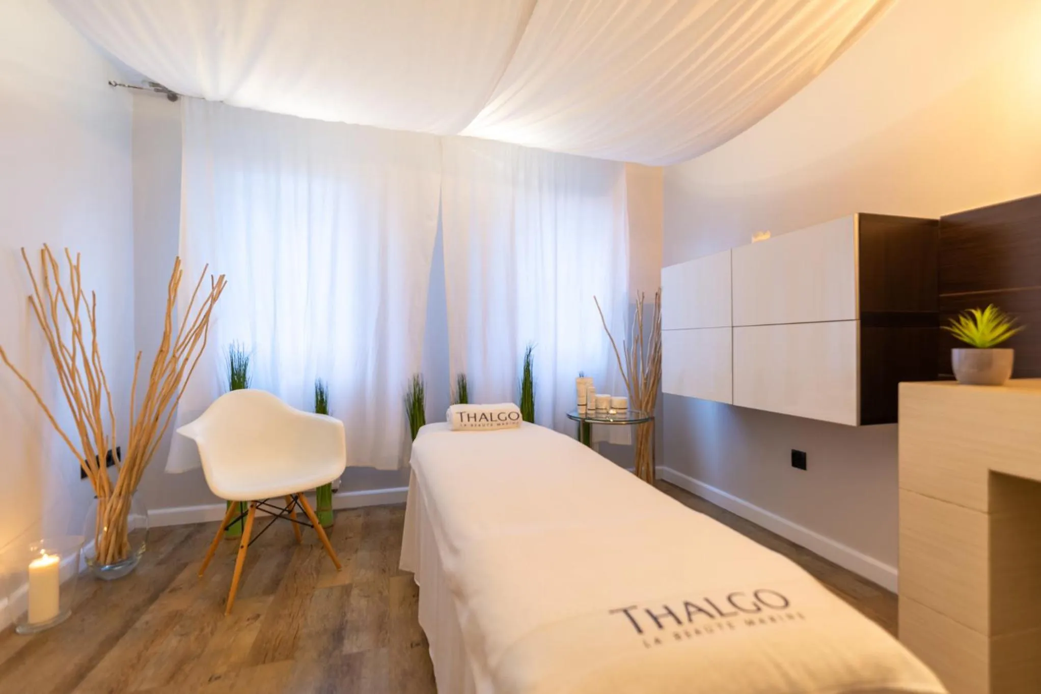 Massage, Bed in Marena Wellness & Spa