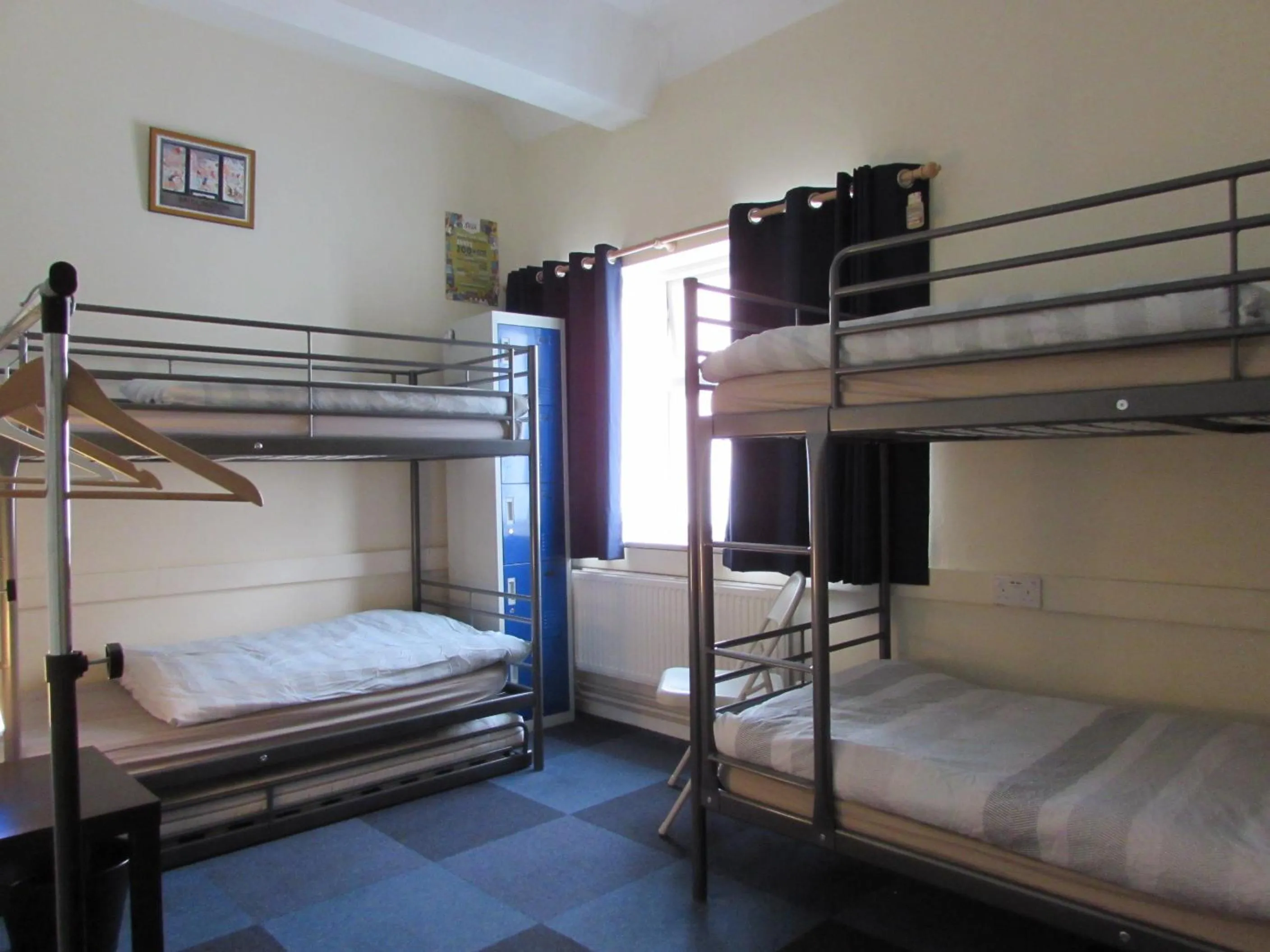 bunk bed, Bed in Hull Trinity Backpackers