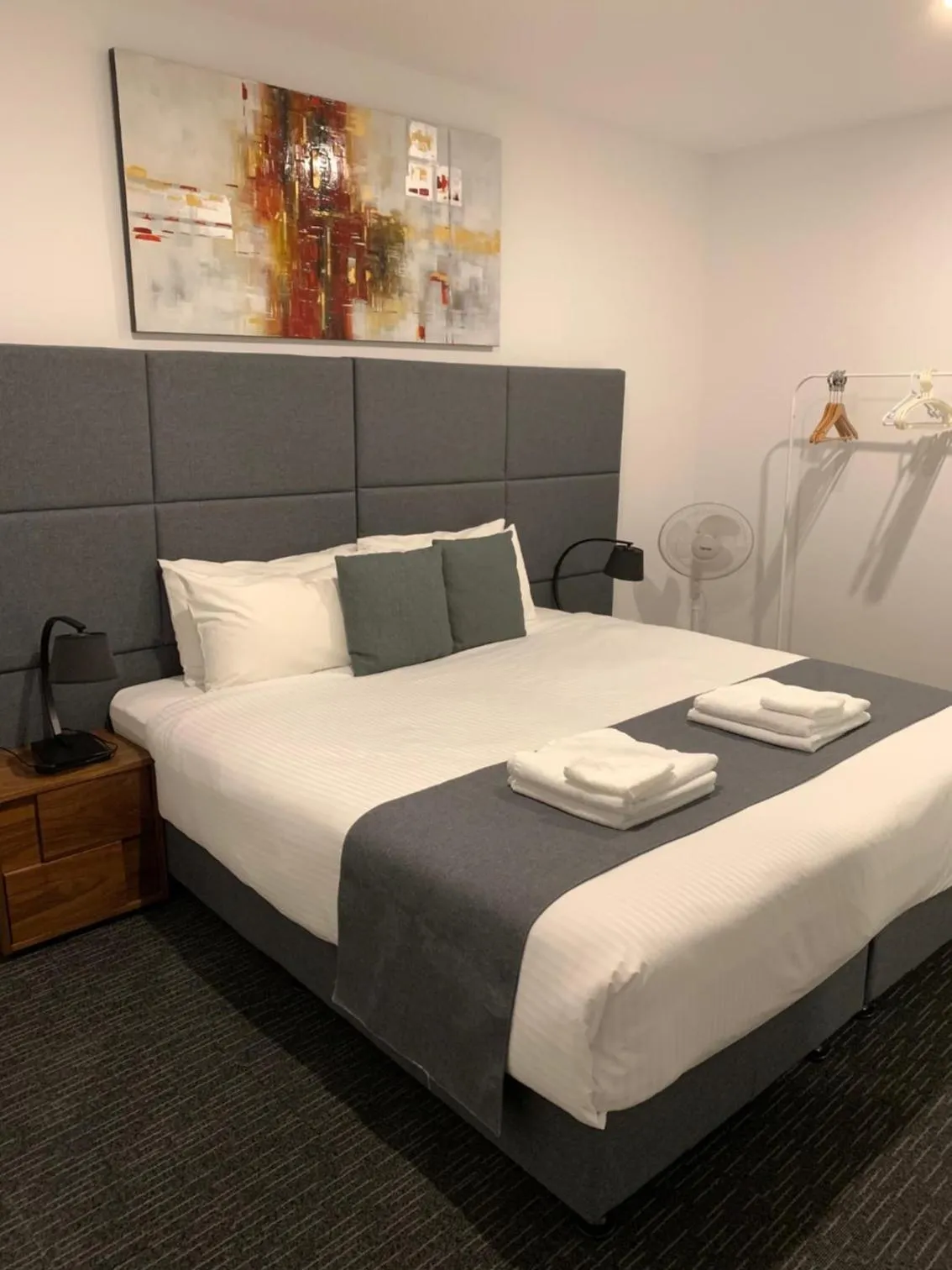 Bedroom, Bed in The Palms Apartments