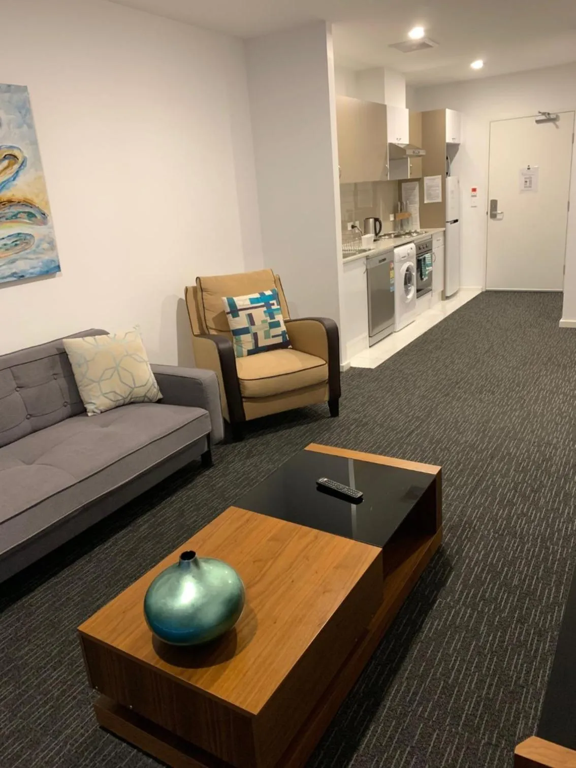 Kitchen or kitchenette in The Palms Apartments