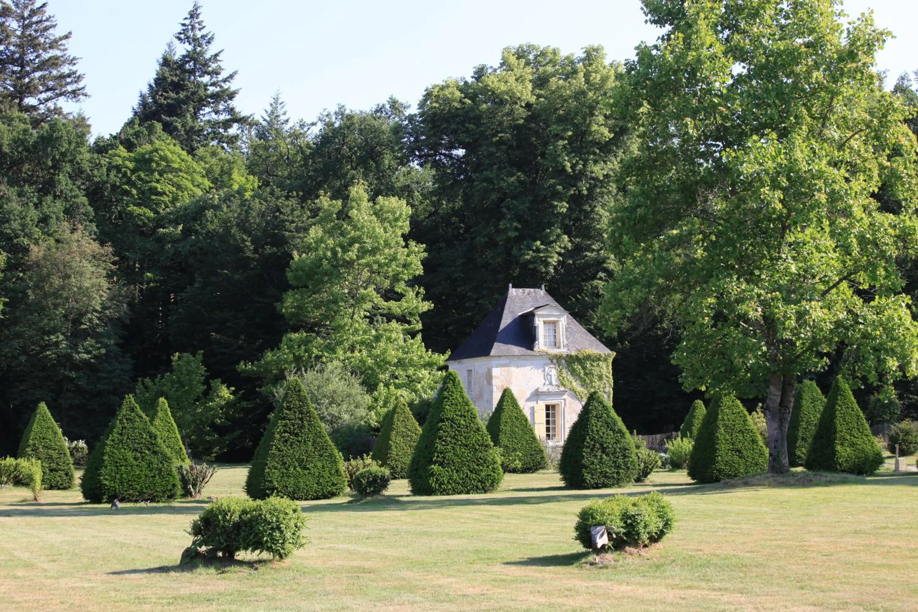 Facade/entrance in Château De Chambiers