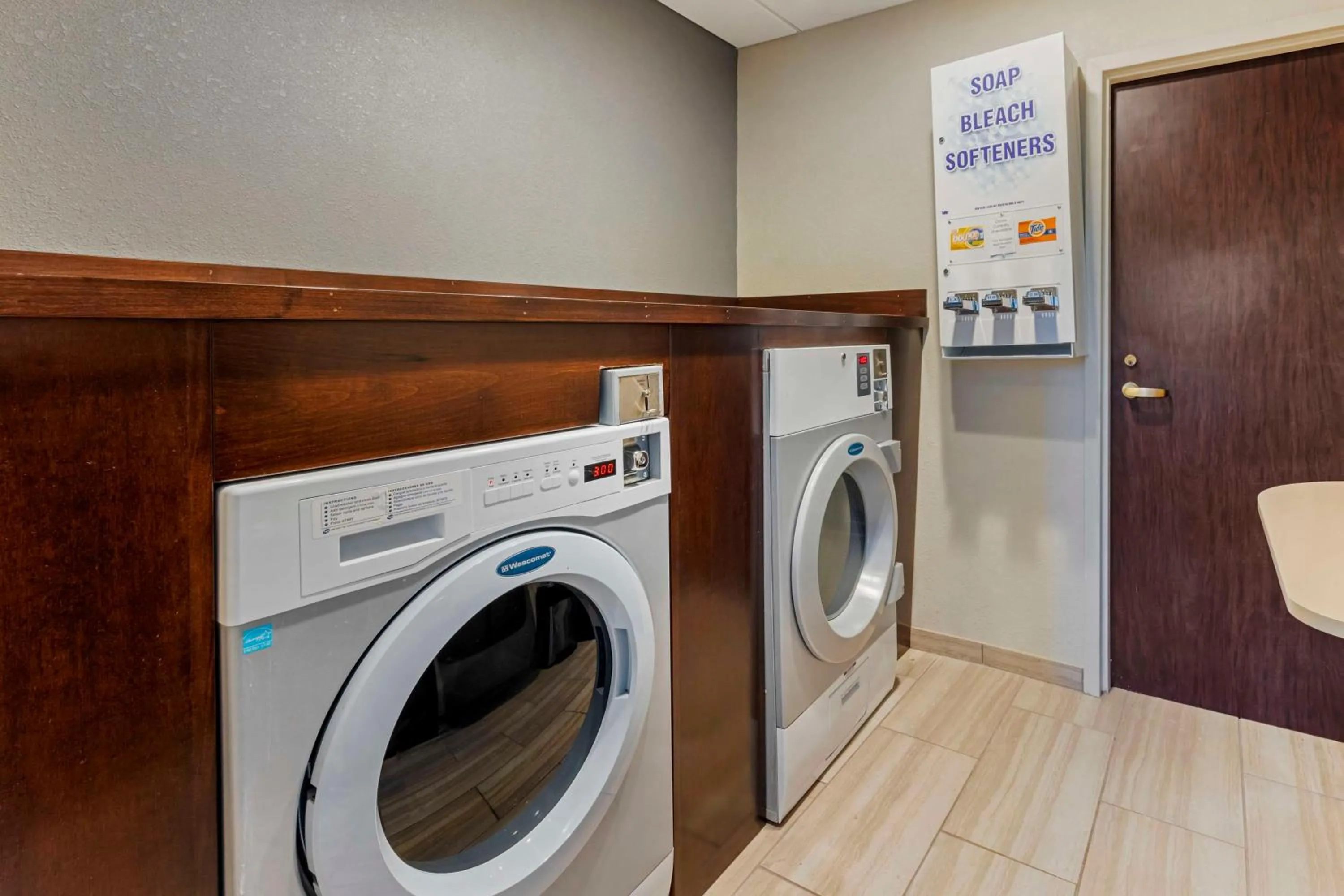 laundry in Best Western Plus Nashville Airport Hotel - BNA