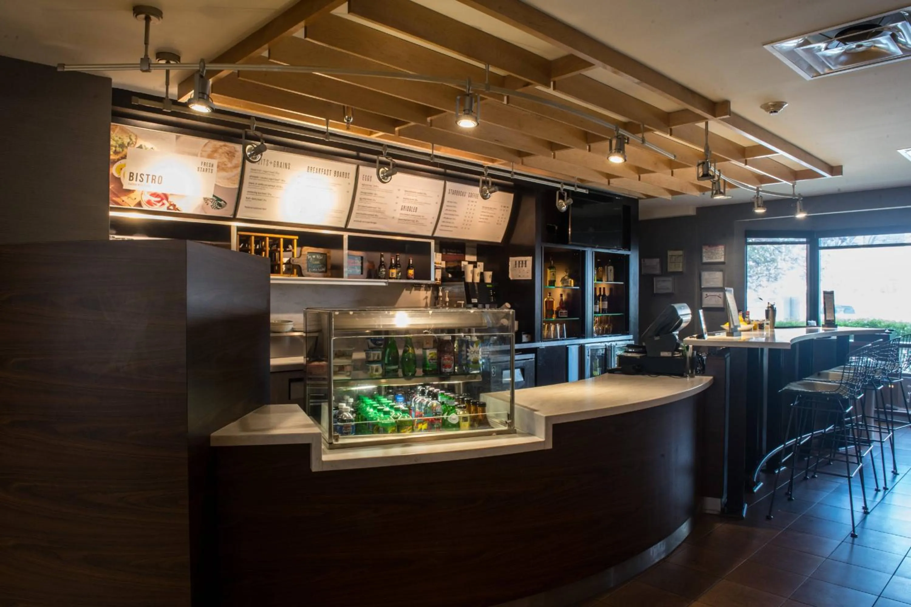 Restaurant/places to eat in Courtyard by Marriott Nashville at Opryland