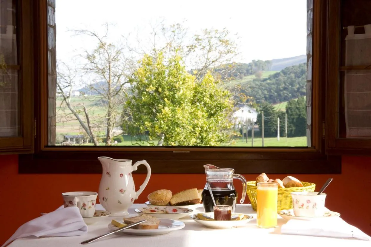 Food and drinks in Hotel Rural Suquin