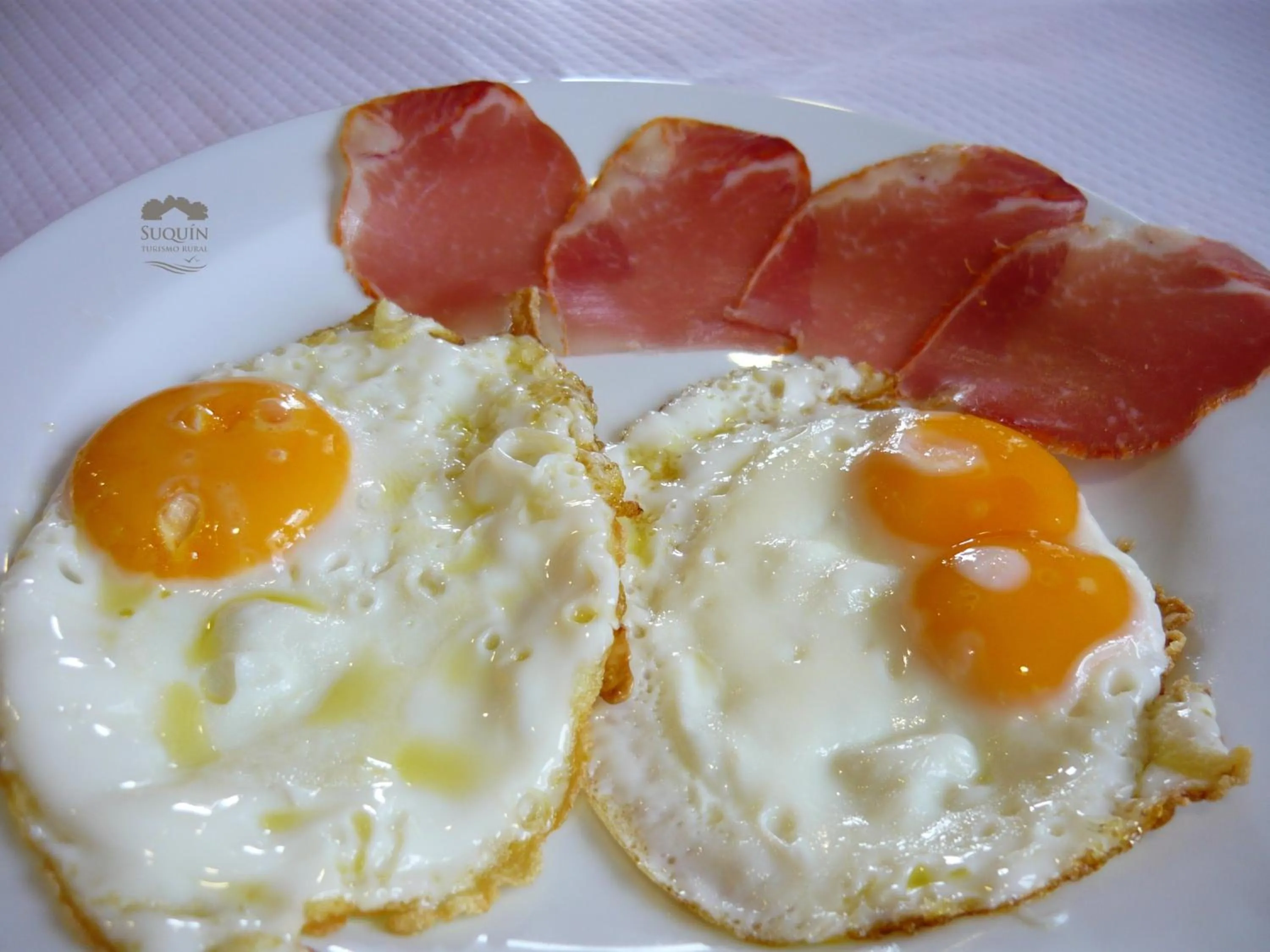 Food and drinks in Hotel Rural Suquin