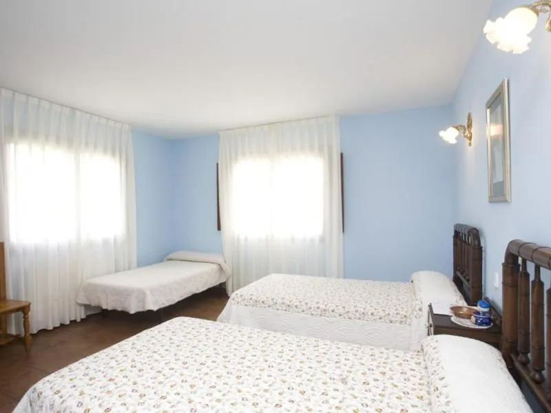 Photo of the whole room in Hotel Rural Suquin