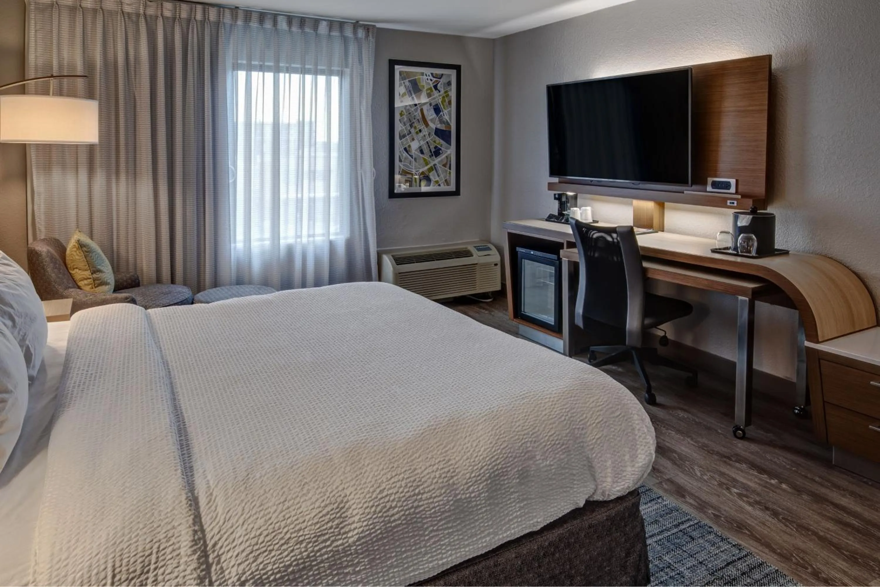 Photo of the whole room, Bed in Courtyard by Marriott Nashville Vanderbilt West End