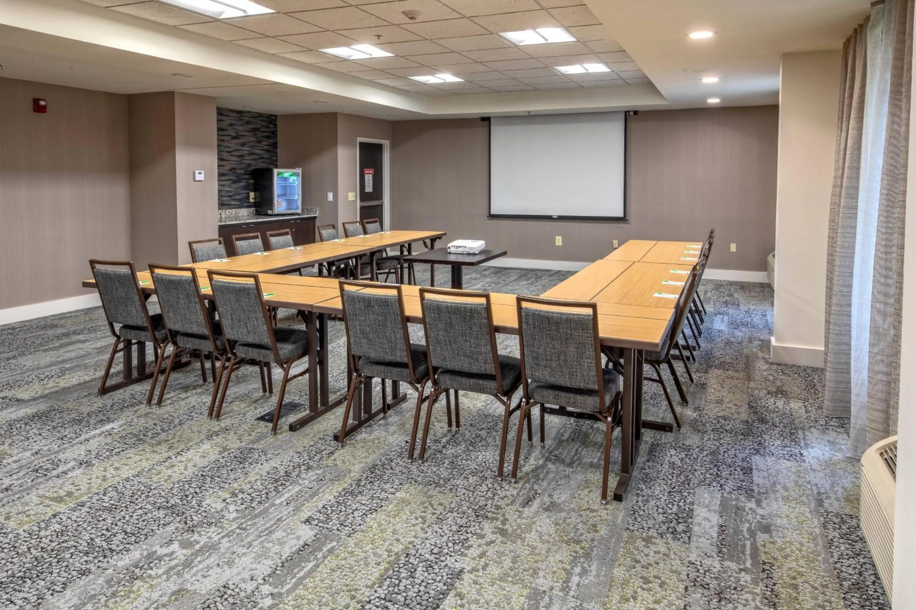 Meeting/conference room in Courtyard by Marriott Nashville Vanderbilt West End