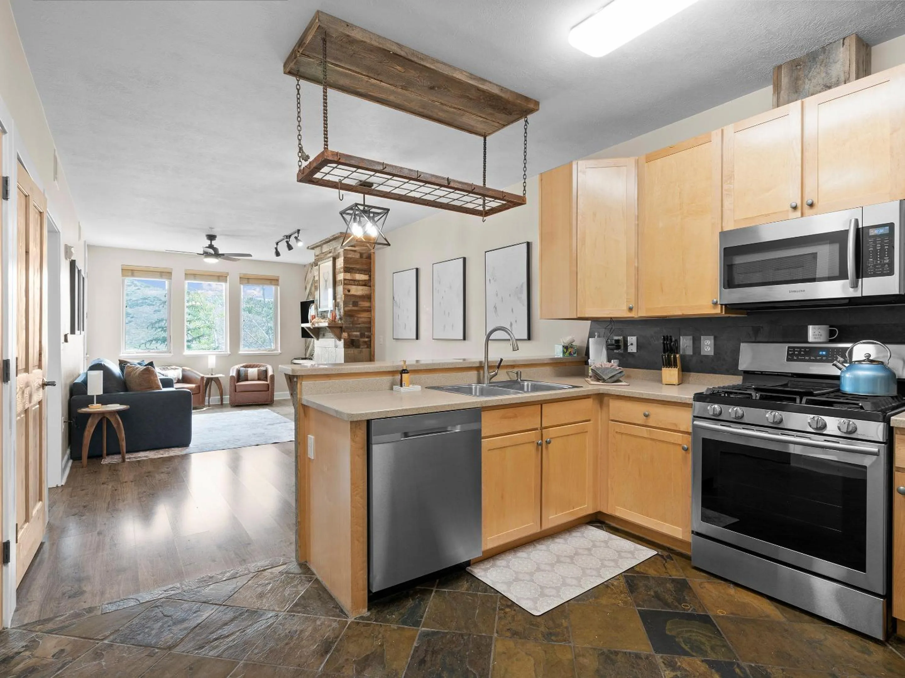 Kitchen or kitchenette in Crestview Condominiums by All Seasons Resort Lodging