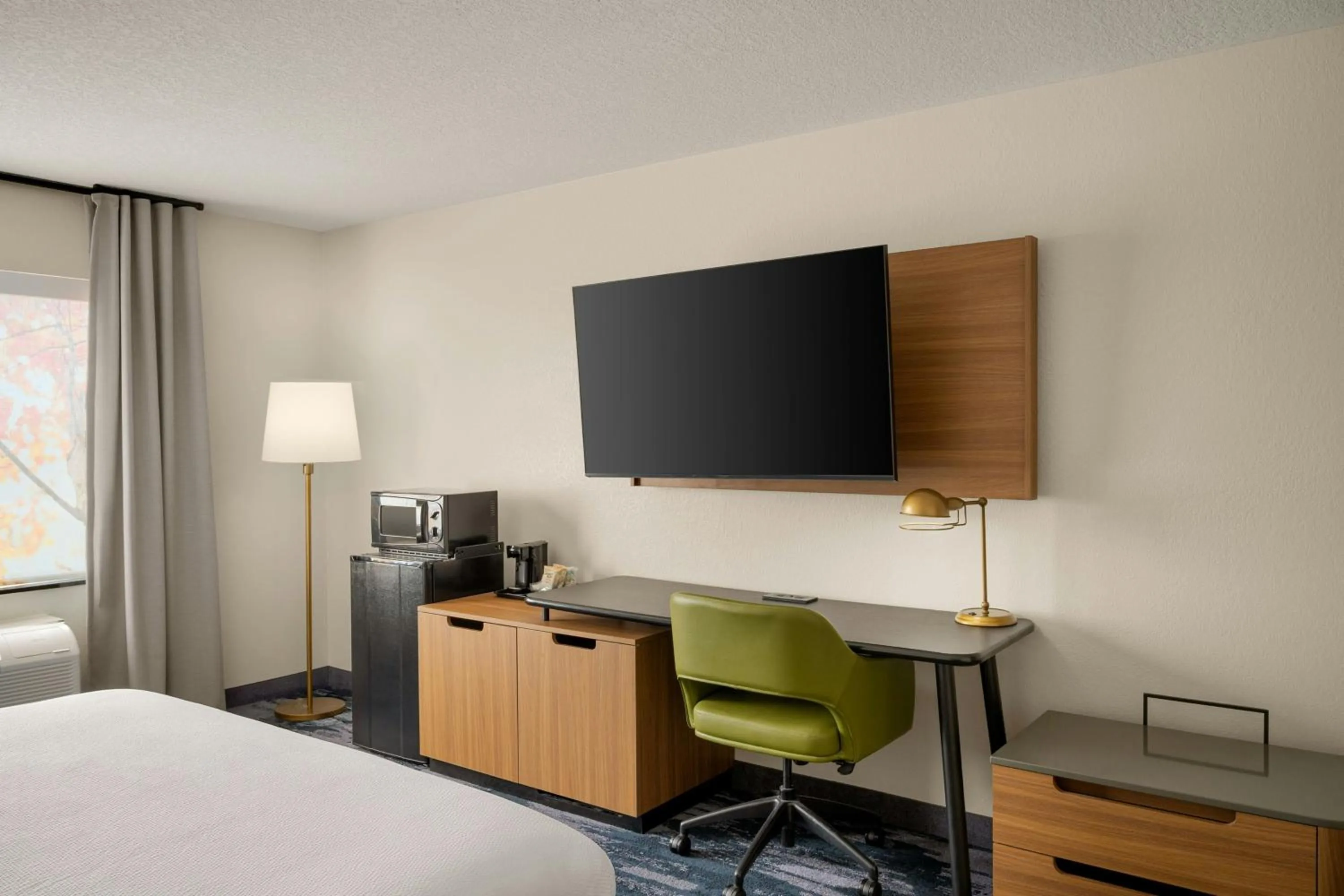 Photo of the whole room, Bed in Fairfield Inn & Suites Bloomington