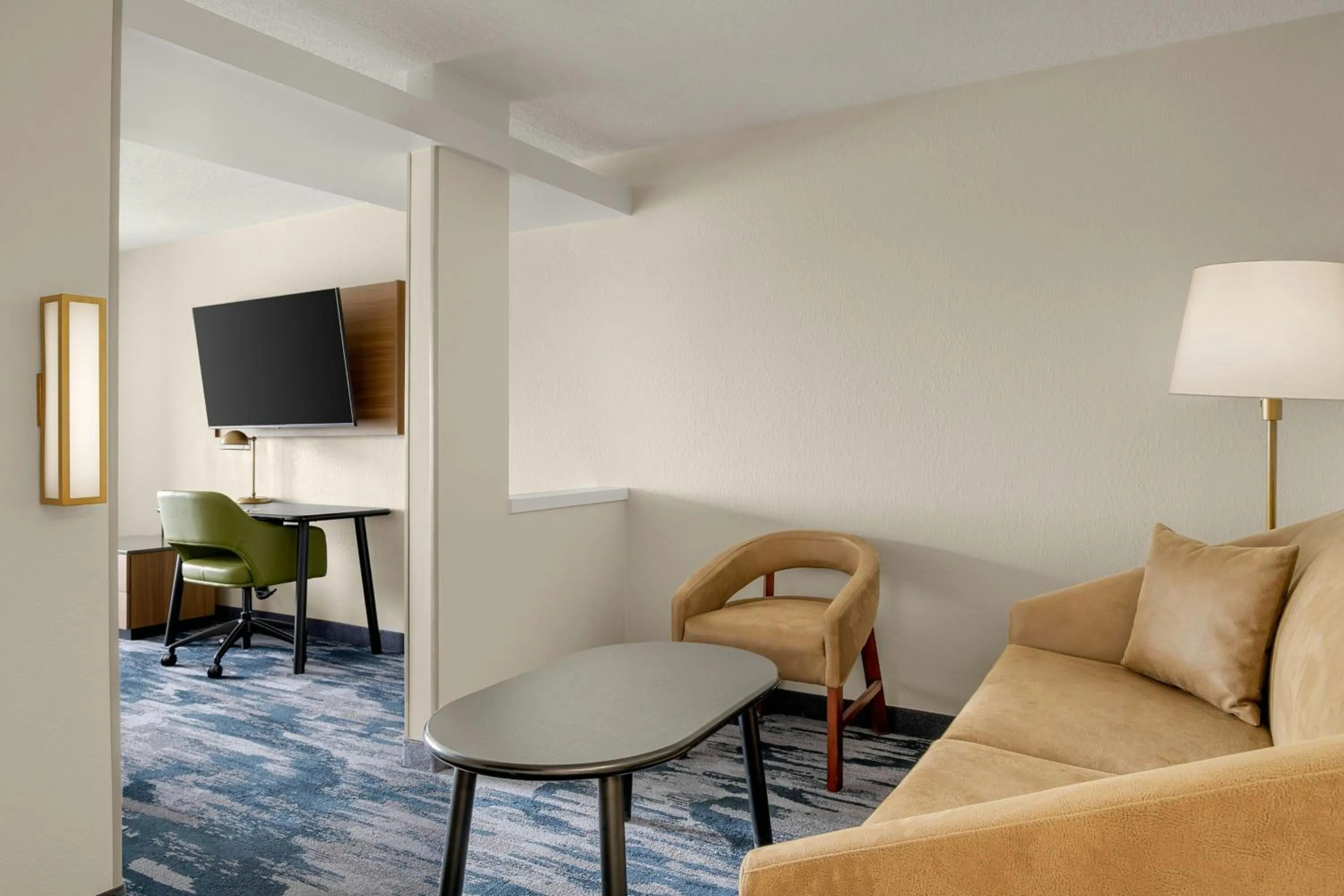 Bedroom in Fairfield Inn & Suites Bloomington