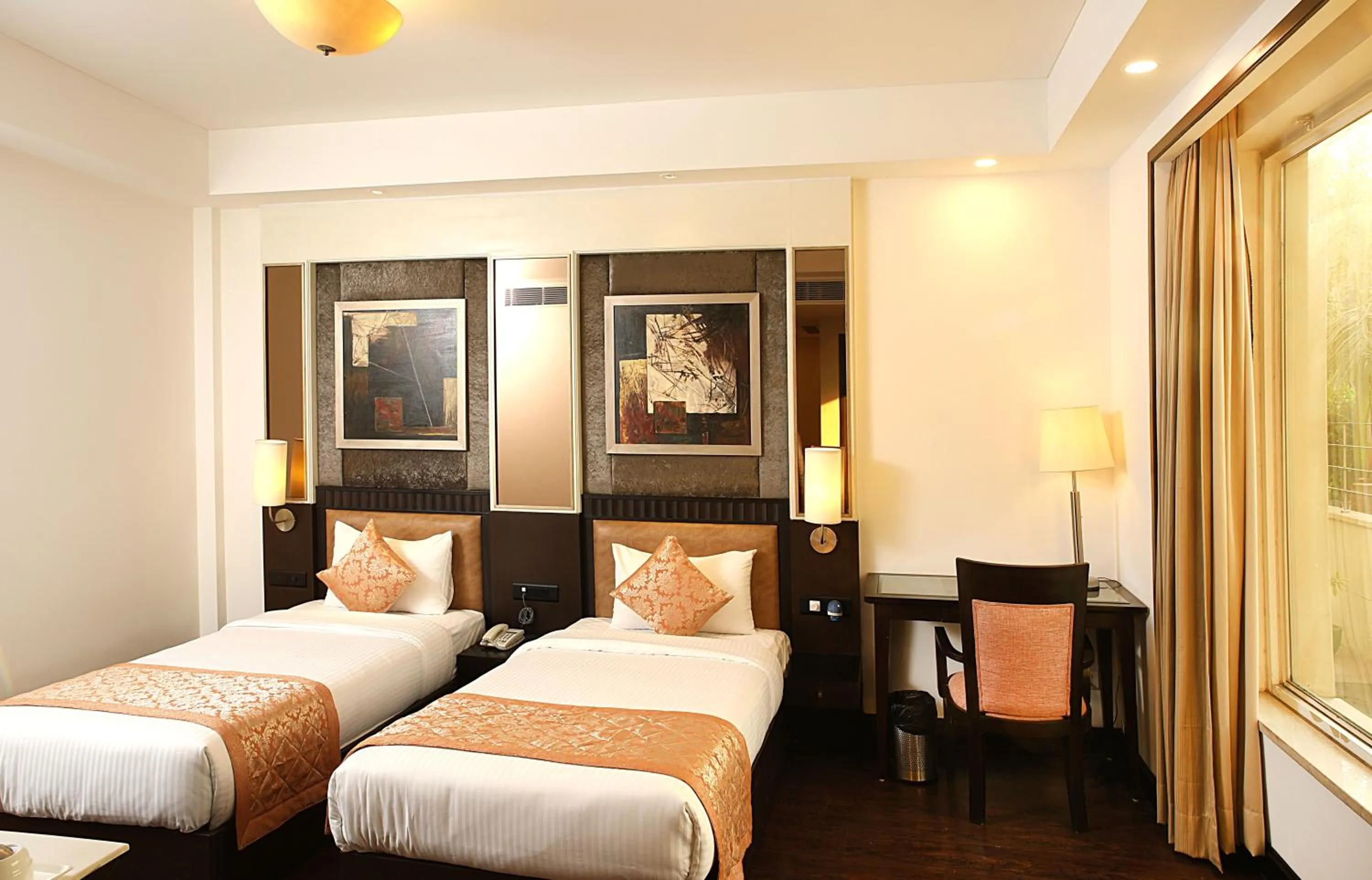 Bedroom in Inde Hotel Huda City Centre Vista Woods, Gurgaon