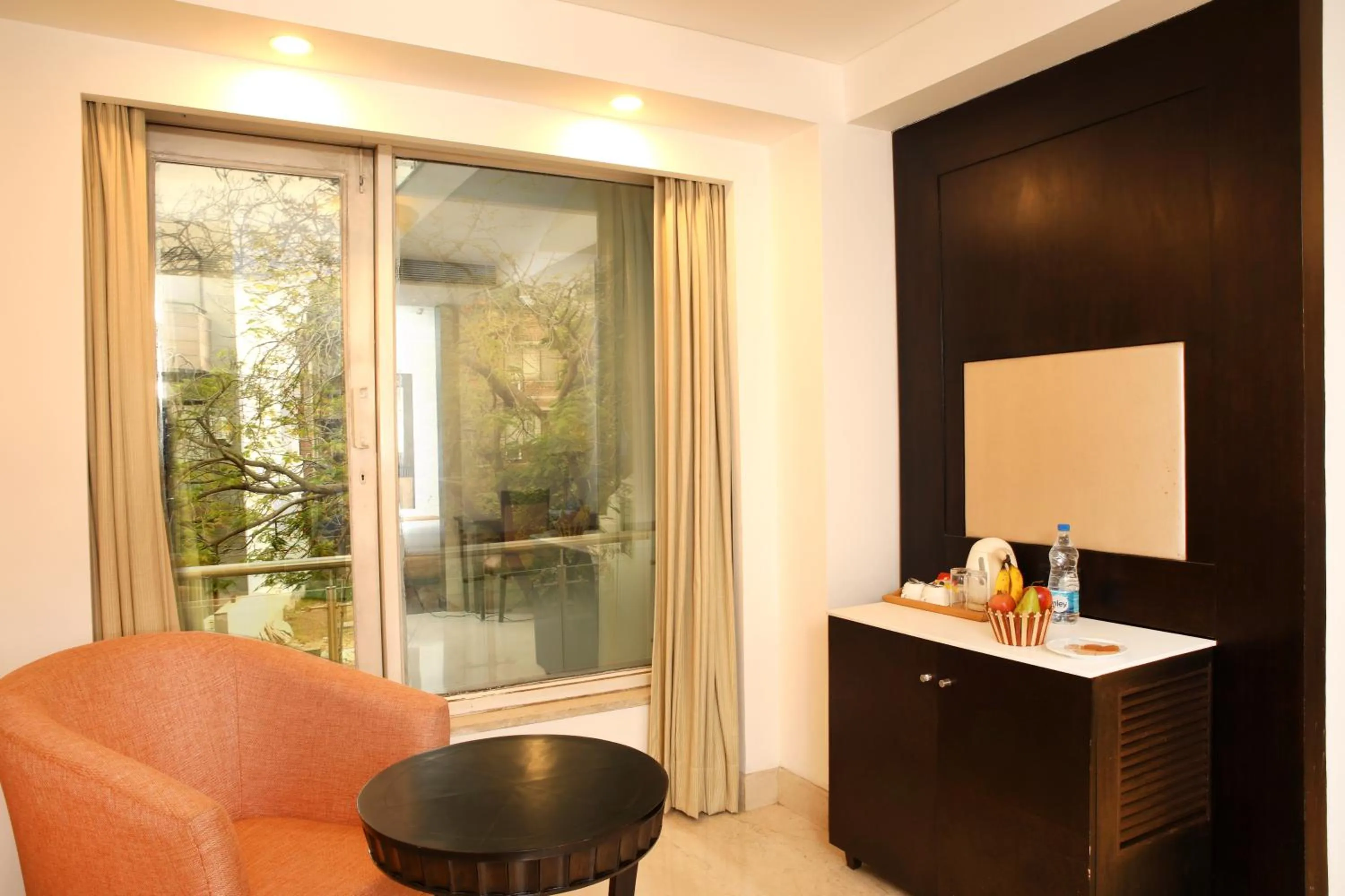 Living room in Inde Hotel Huda City Centre Vista Woods, Gurgaon