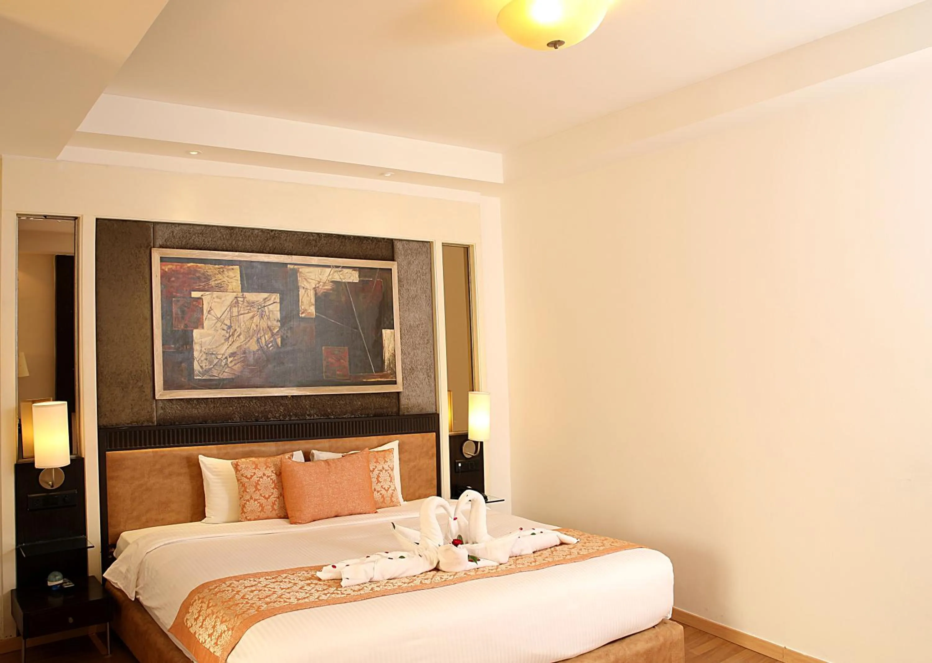 Bed in Inde Hotel Huda City Centre Vista Woods, Gurgaon