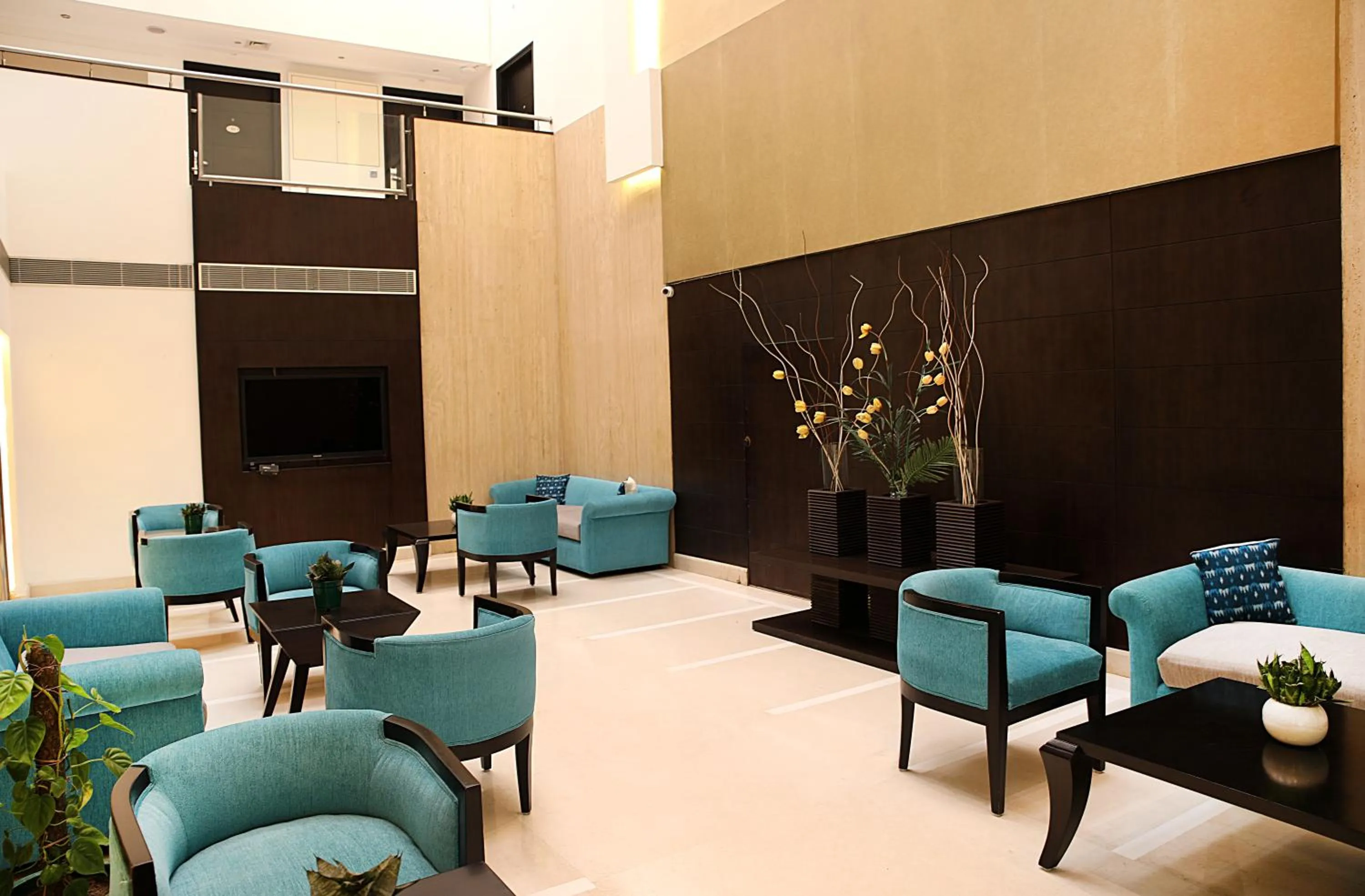Lobby or reception in Inde Hotel Huda City Centre Vista Woods, Gurgaon