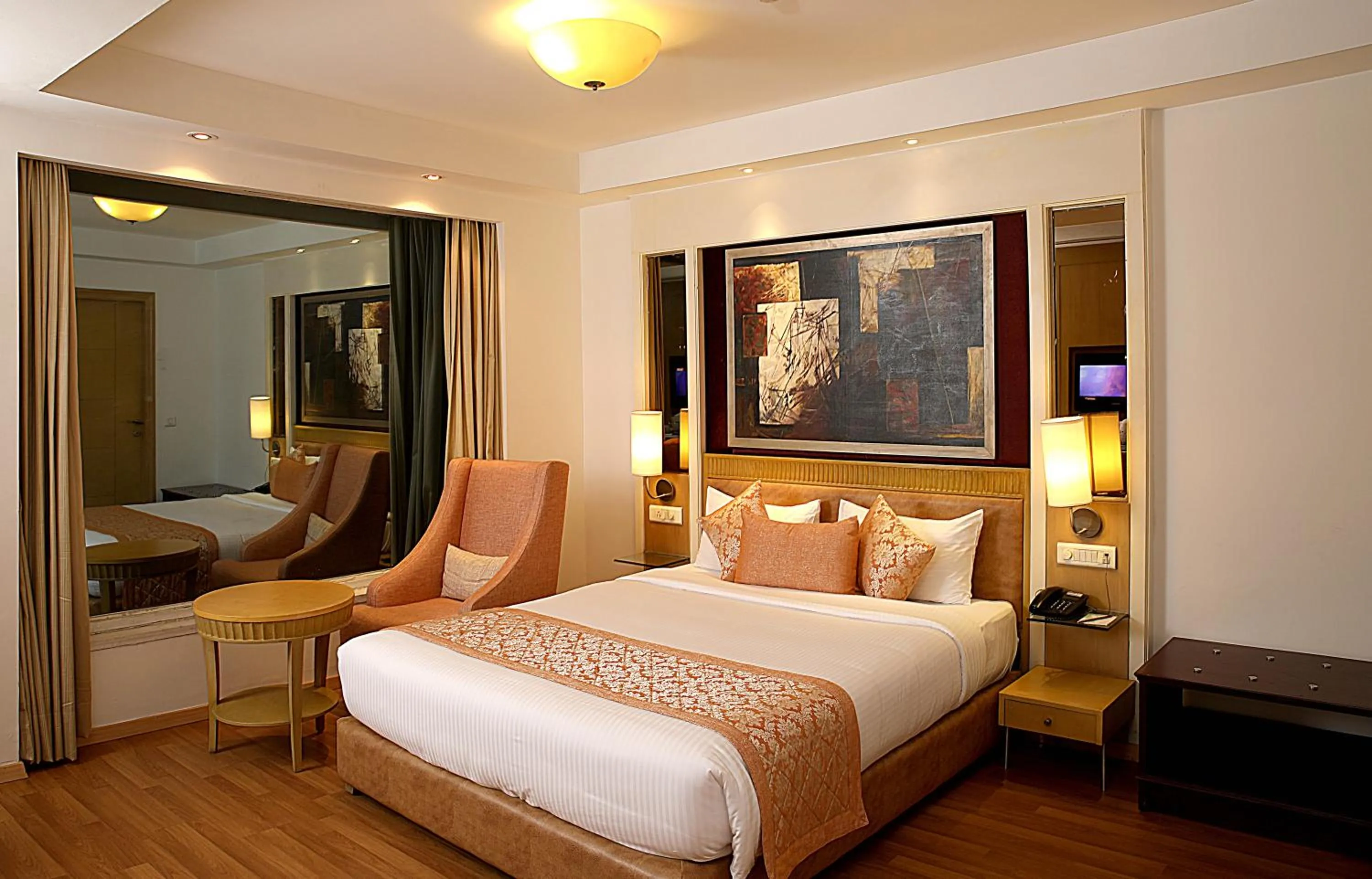 Bedroom in Inde Hotel Huda City Centre Vista Woods, Gurgaon
