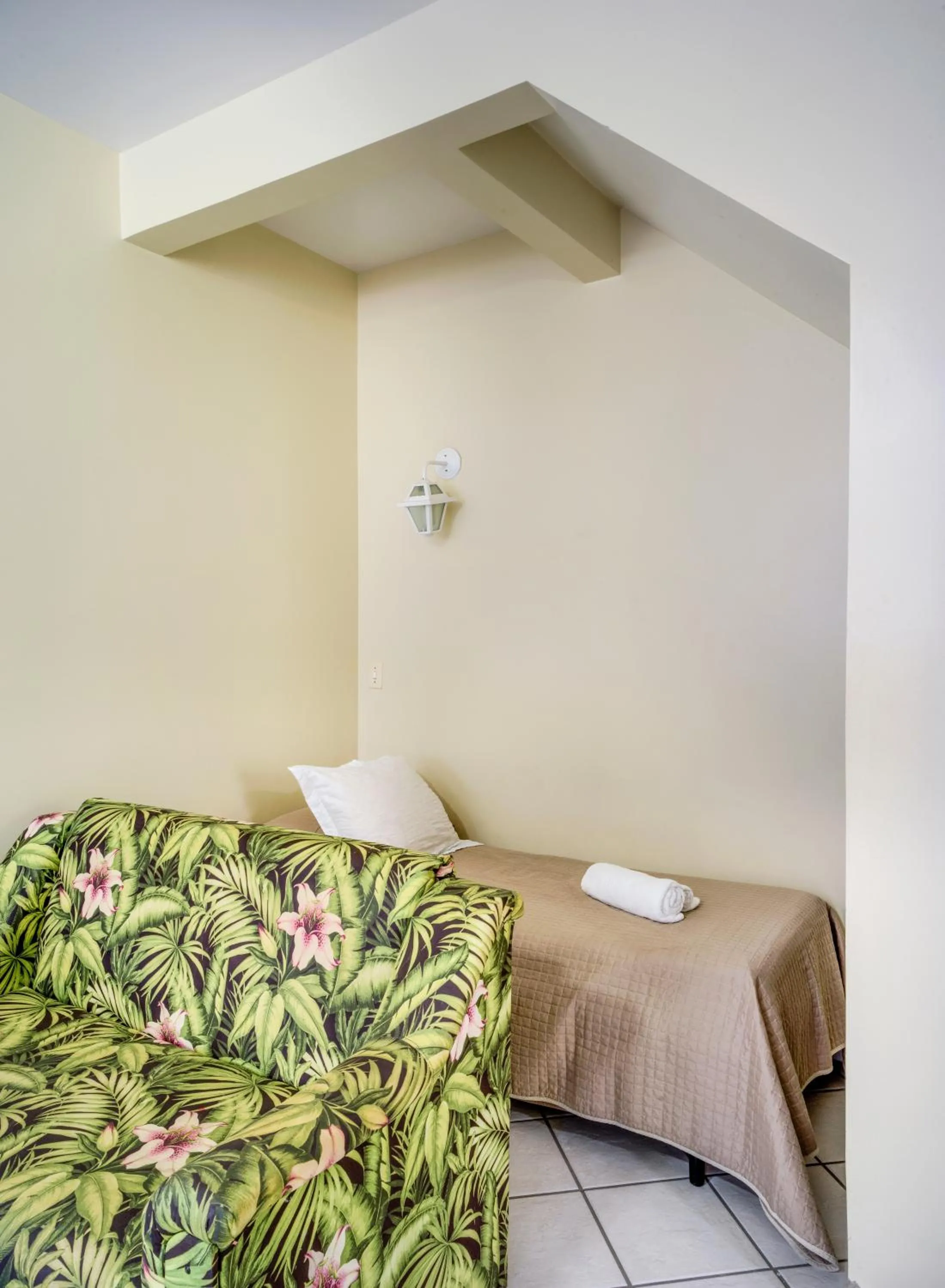 Photo of the whole room, Bed in Costabela Apart Hotel e Pousada