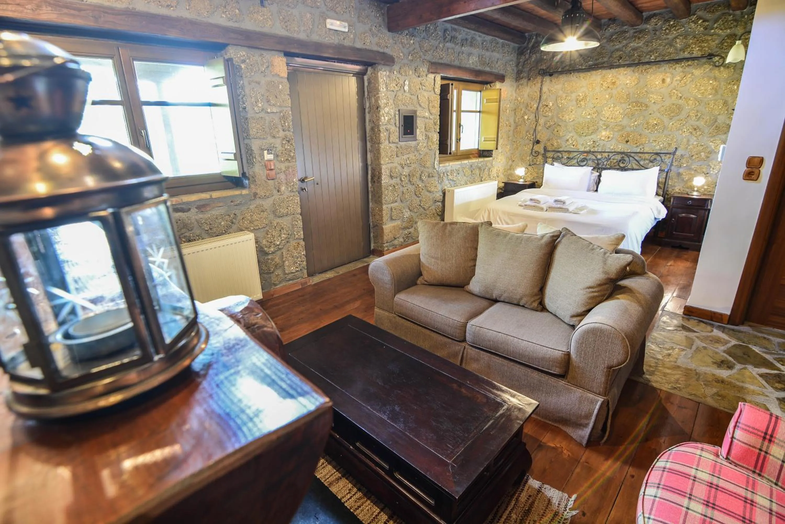 Pera Alonia Guest House