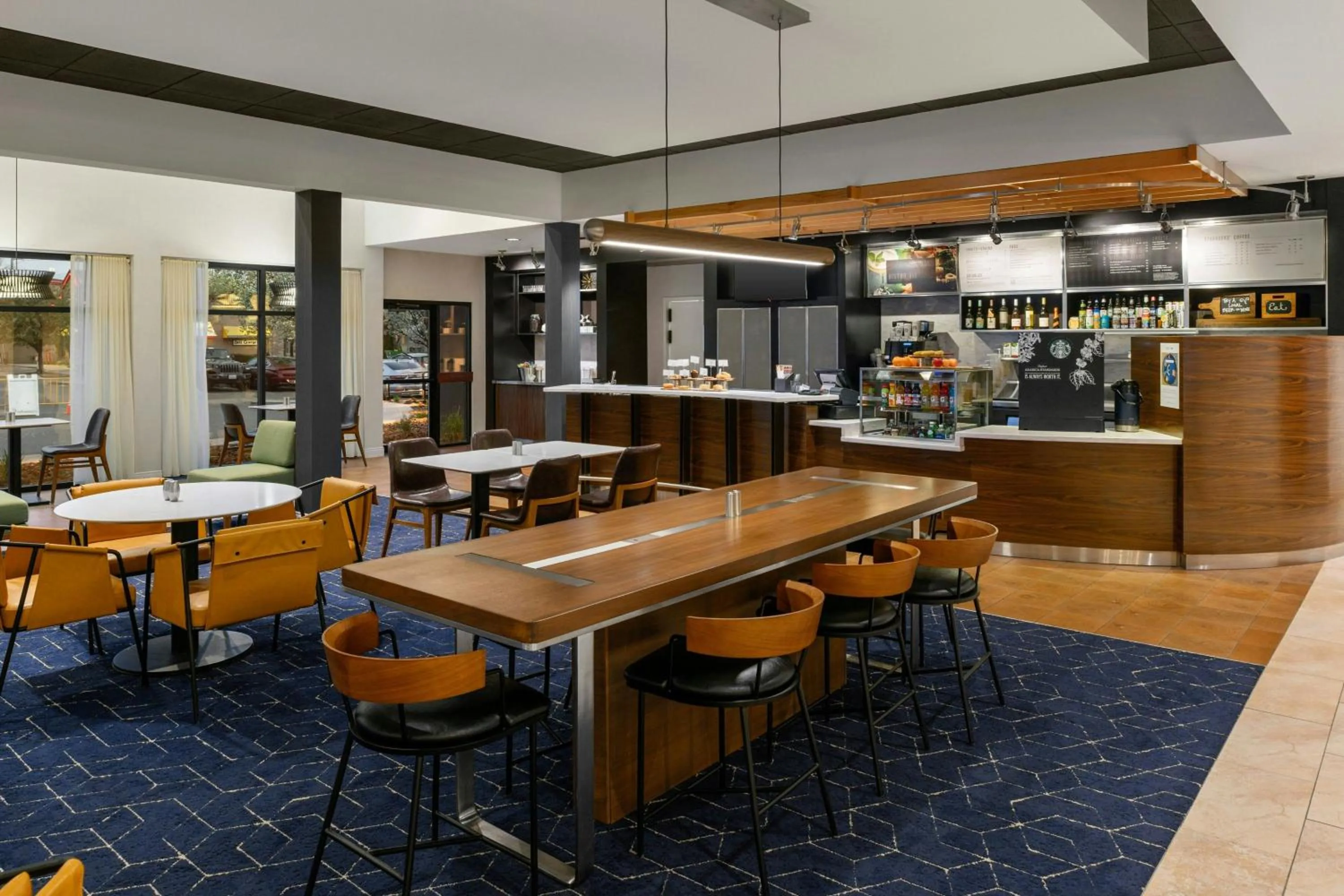 Breakfast in Courtyard Boise Downtown