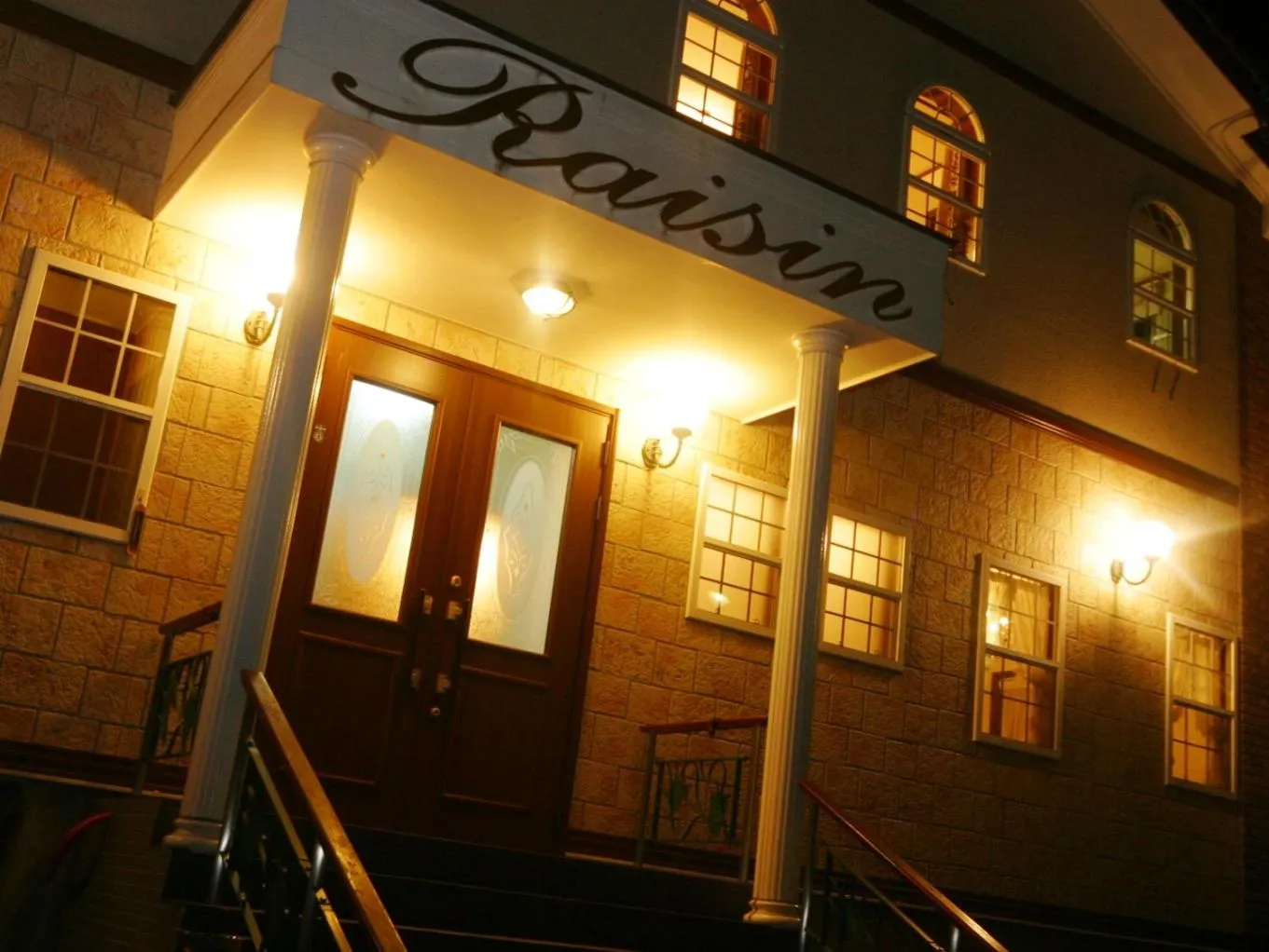 Property building in Pension Raisin