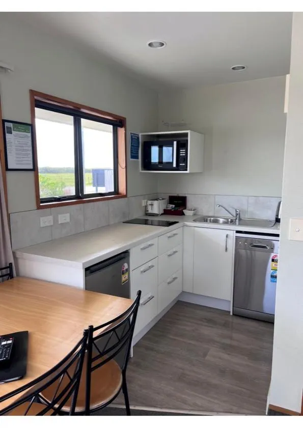 Kitchen or kitchenette in Haast Beach Motel
