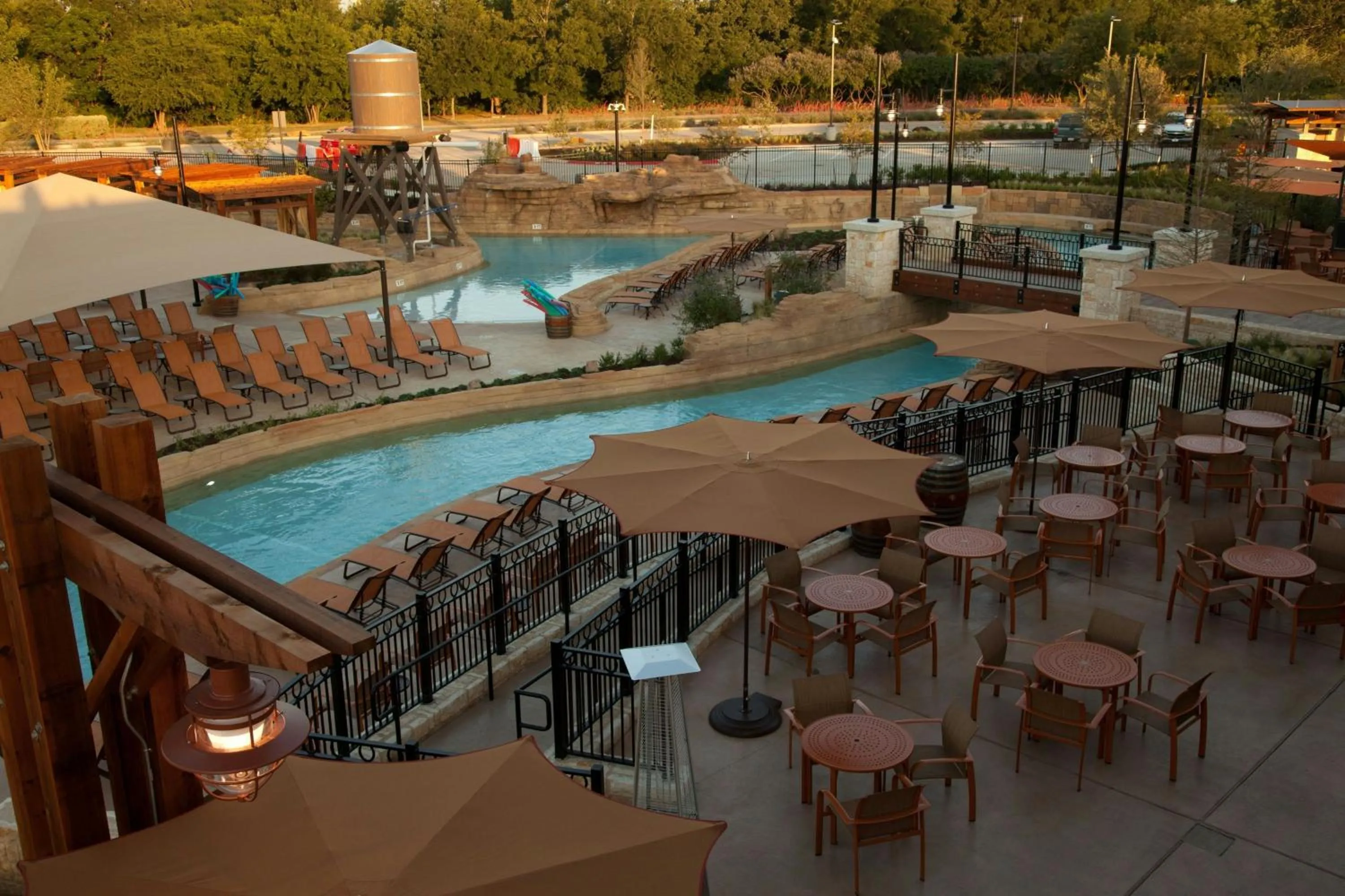 Area and facilities in Gaylord Texan Resort and Convention Center