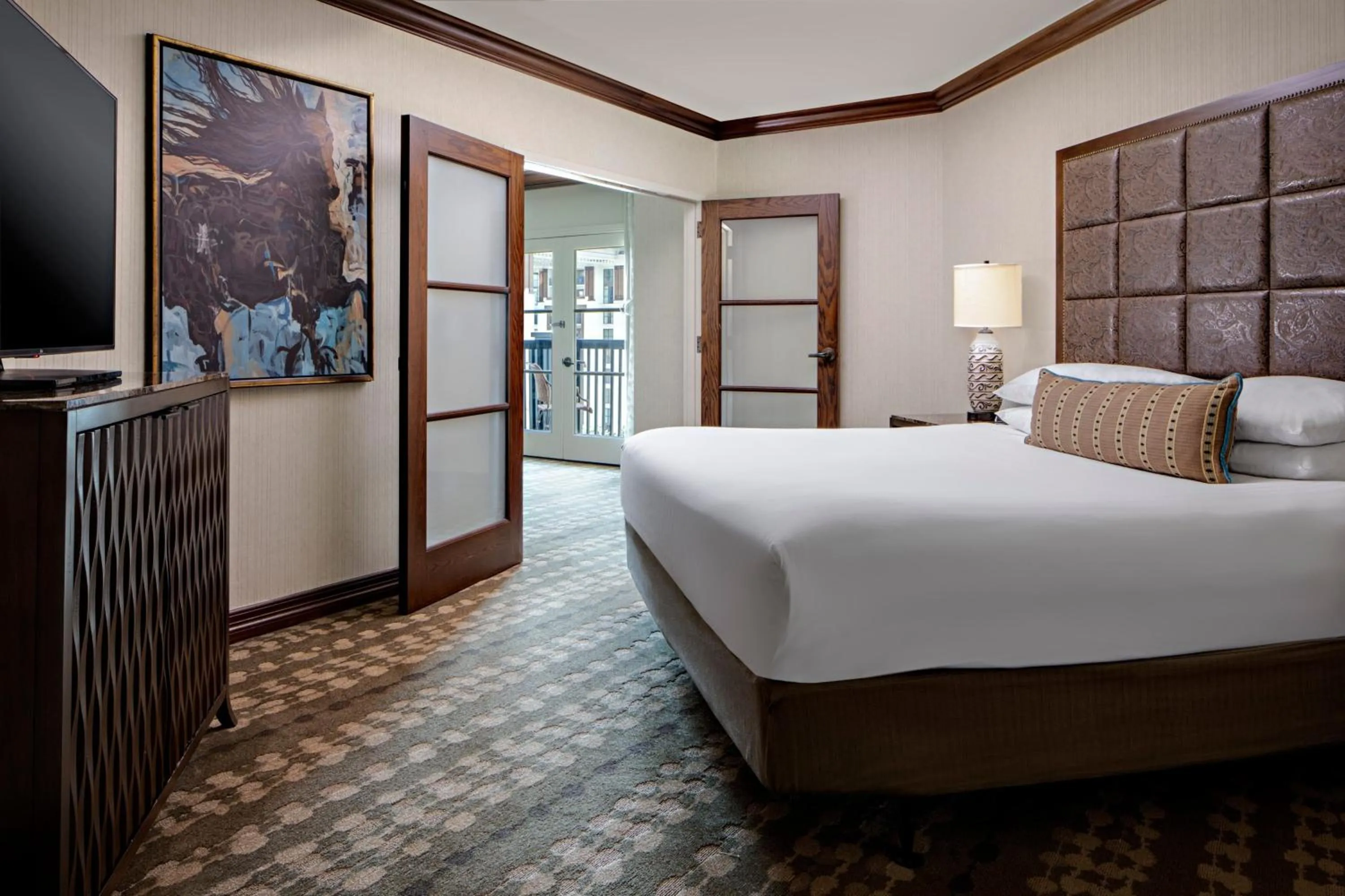Bedroom, Bed in Gaylord Texan Resort and Convention Center