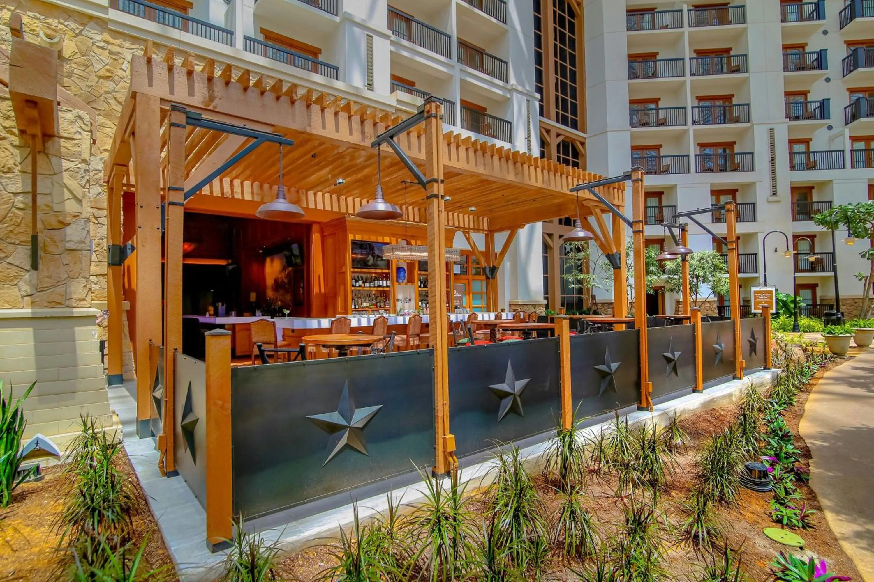 Lounge or bar in Gaylord Texan Resort and Convention Center