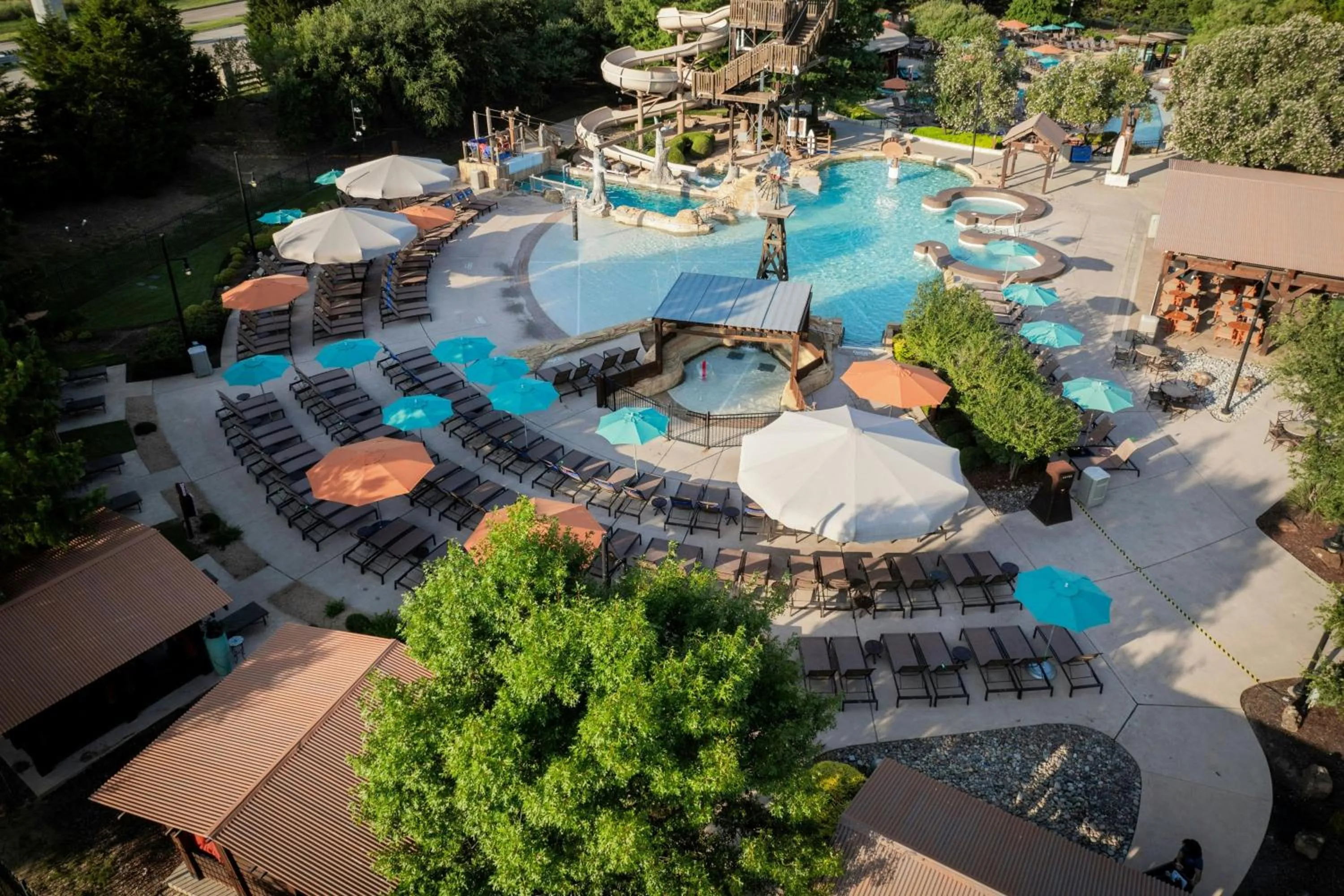 Swimming pool in Gaylord Texan Resort and Convention Center