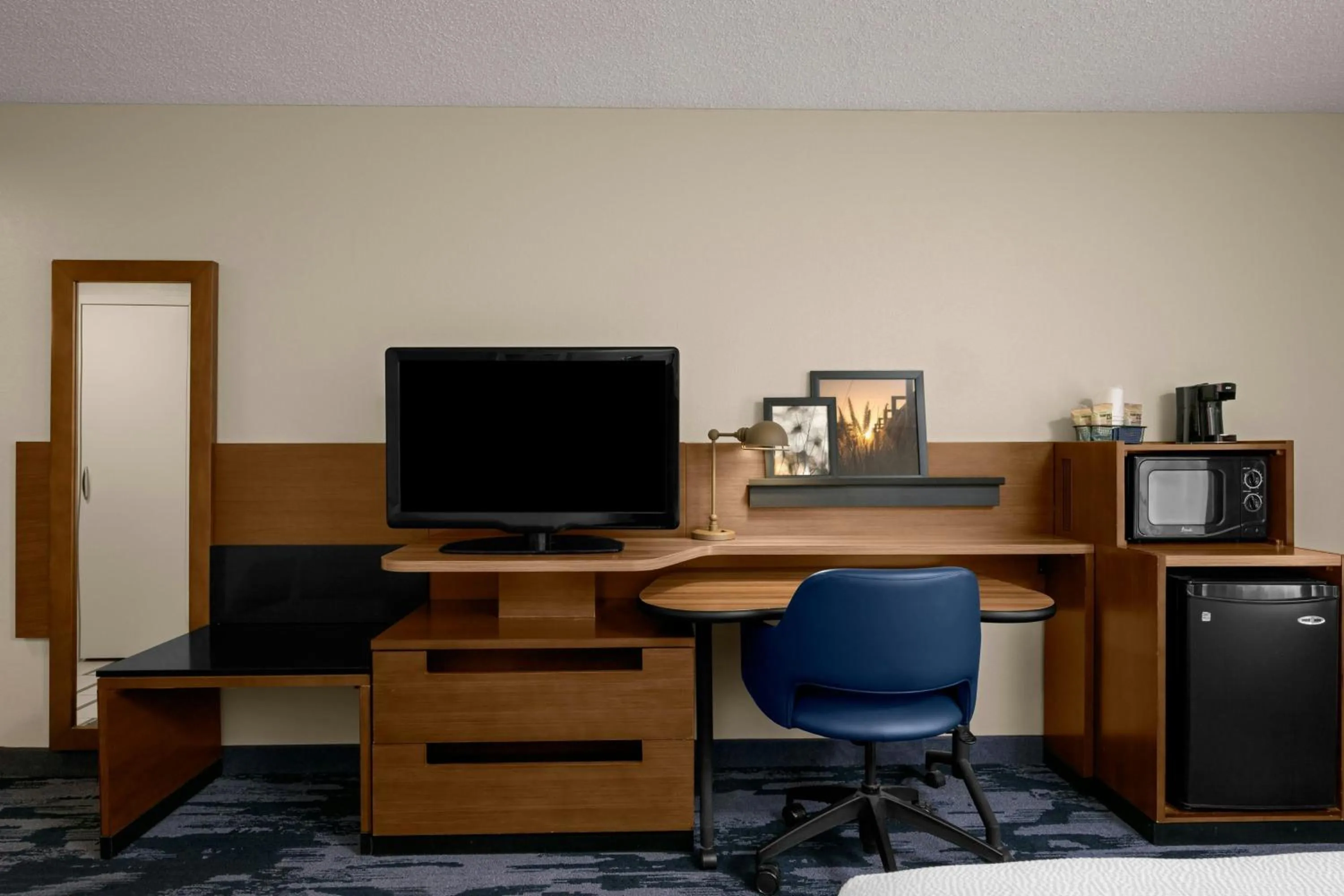 Photo of the whole room in Fairfield Inn Boise Airport