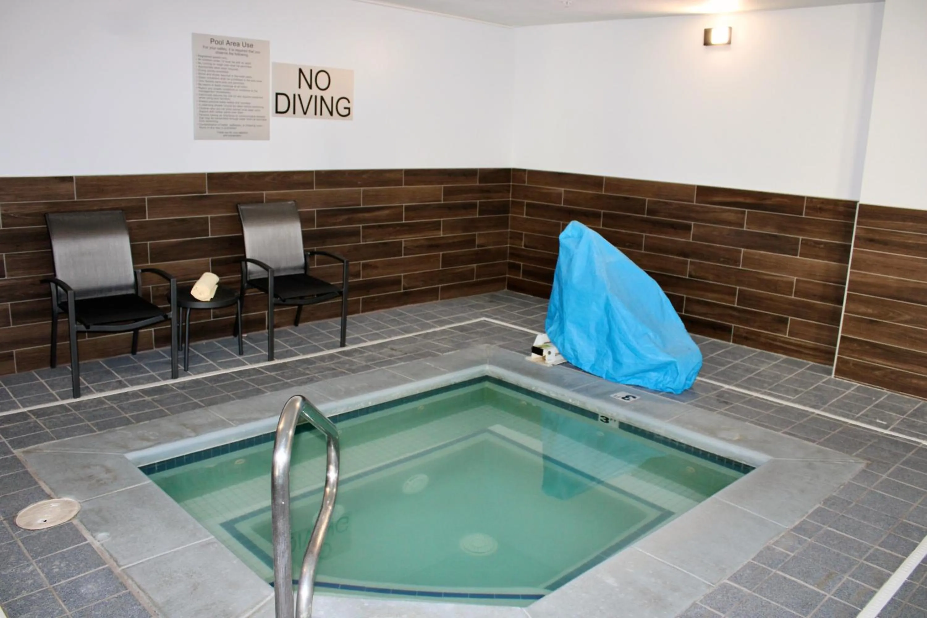 Swimming pool in Fairfield Inn Boise Airport