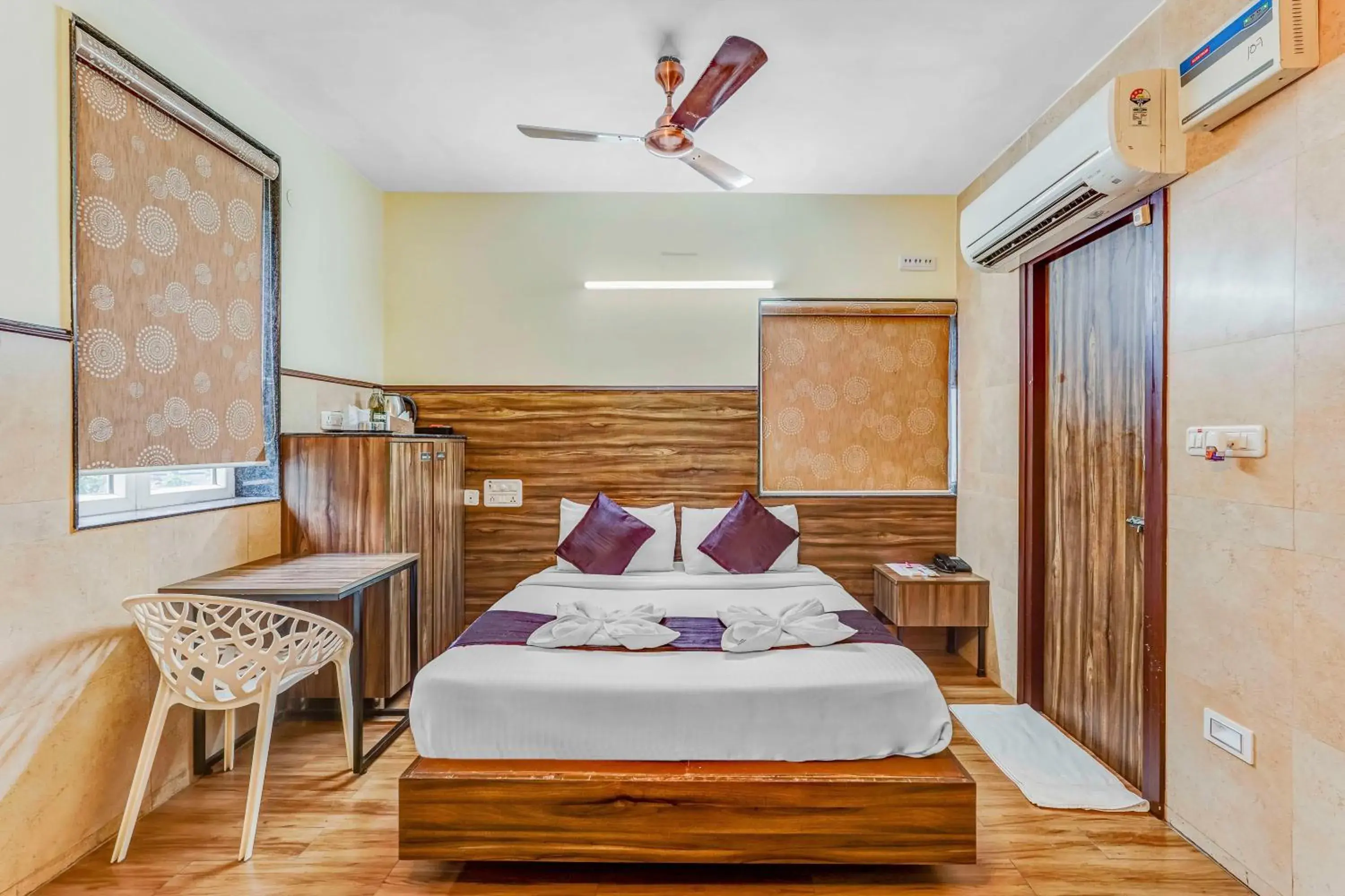 Deluxe Double or Twin Room in Season 4 Residences - Nungambakkam Near US consulate, Apollo Hospital, Shankar Nethralaya Deluxe Double or Twin Room in Season 4 Residences - Nungambakkam Near US consulate, Apollo Hospital, Shankar Nethralaya