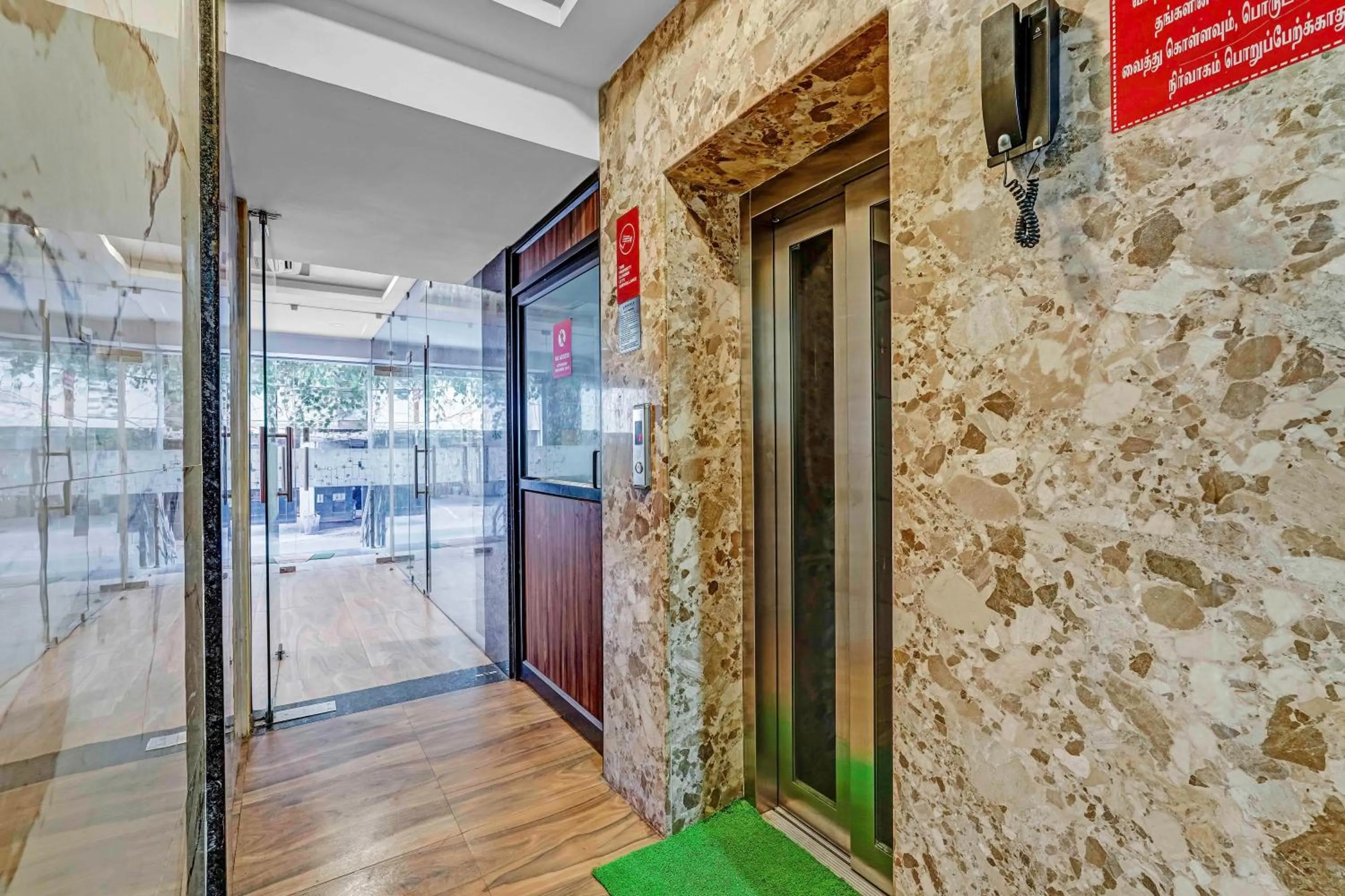 Restaurant/places to eat in Season 4 Residences - Nungambakkam Near US consulate, Apollo Hospital, Shankar Nethralaya