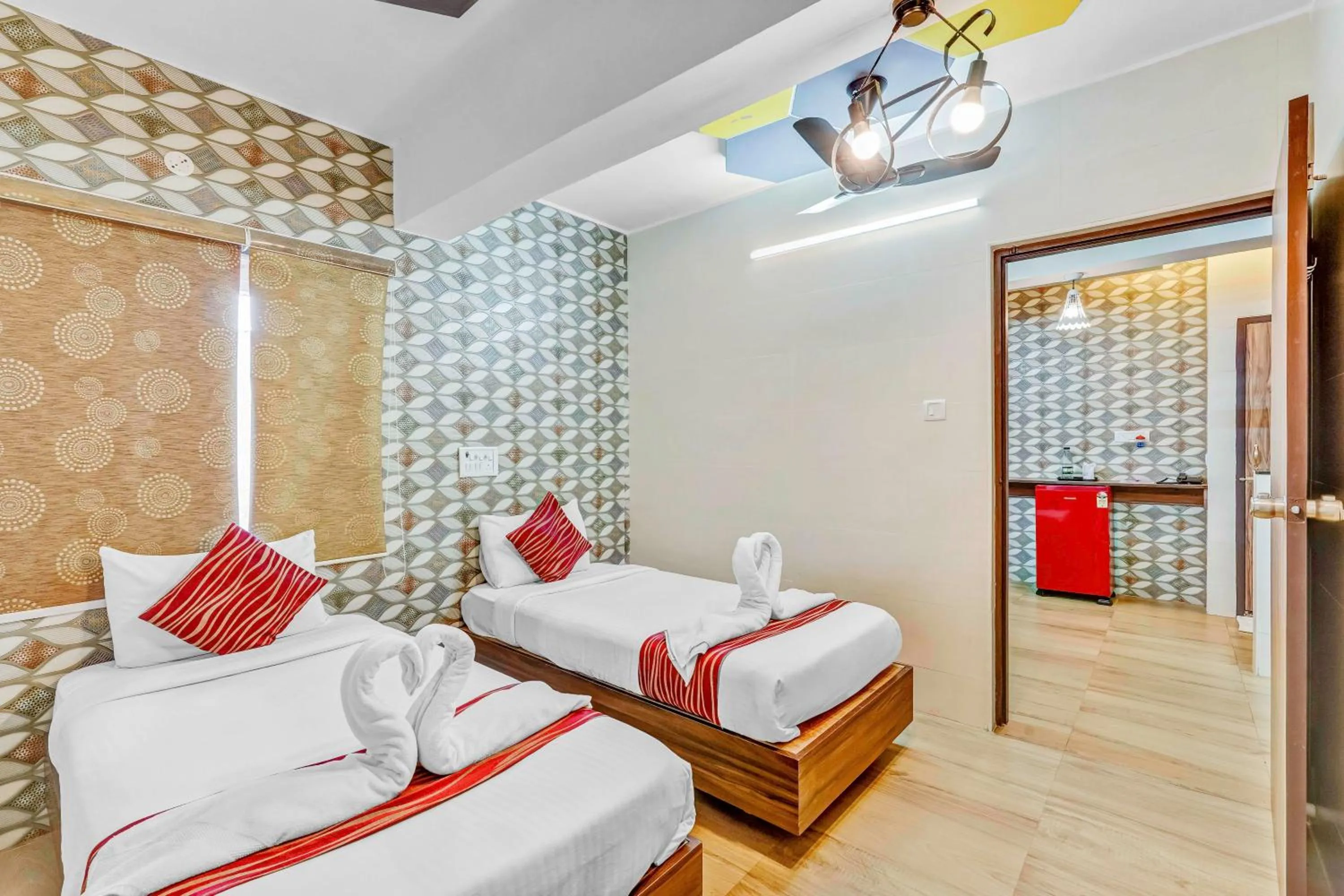 Bedroom, Bed in Season 4 Residences - Nungambakkam Near US consulate, Apollo Hospital, Shankar Nethralaya