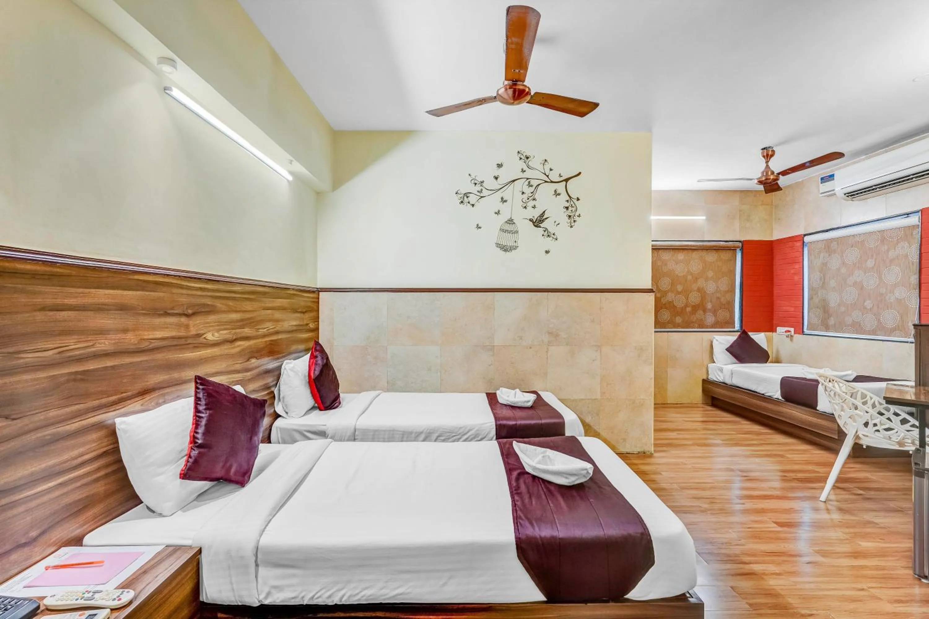 Restaurant/places to eat, Bed in Season 4 Residences - Nungambakkam Near US consulate, Apollo Hospital, Shankar Nethralaya